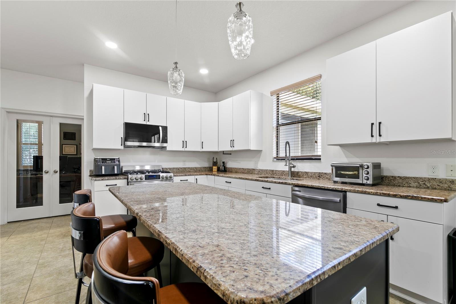 7931 HAMPTON LAKE DR — photo 16