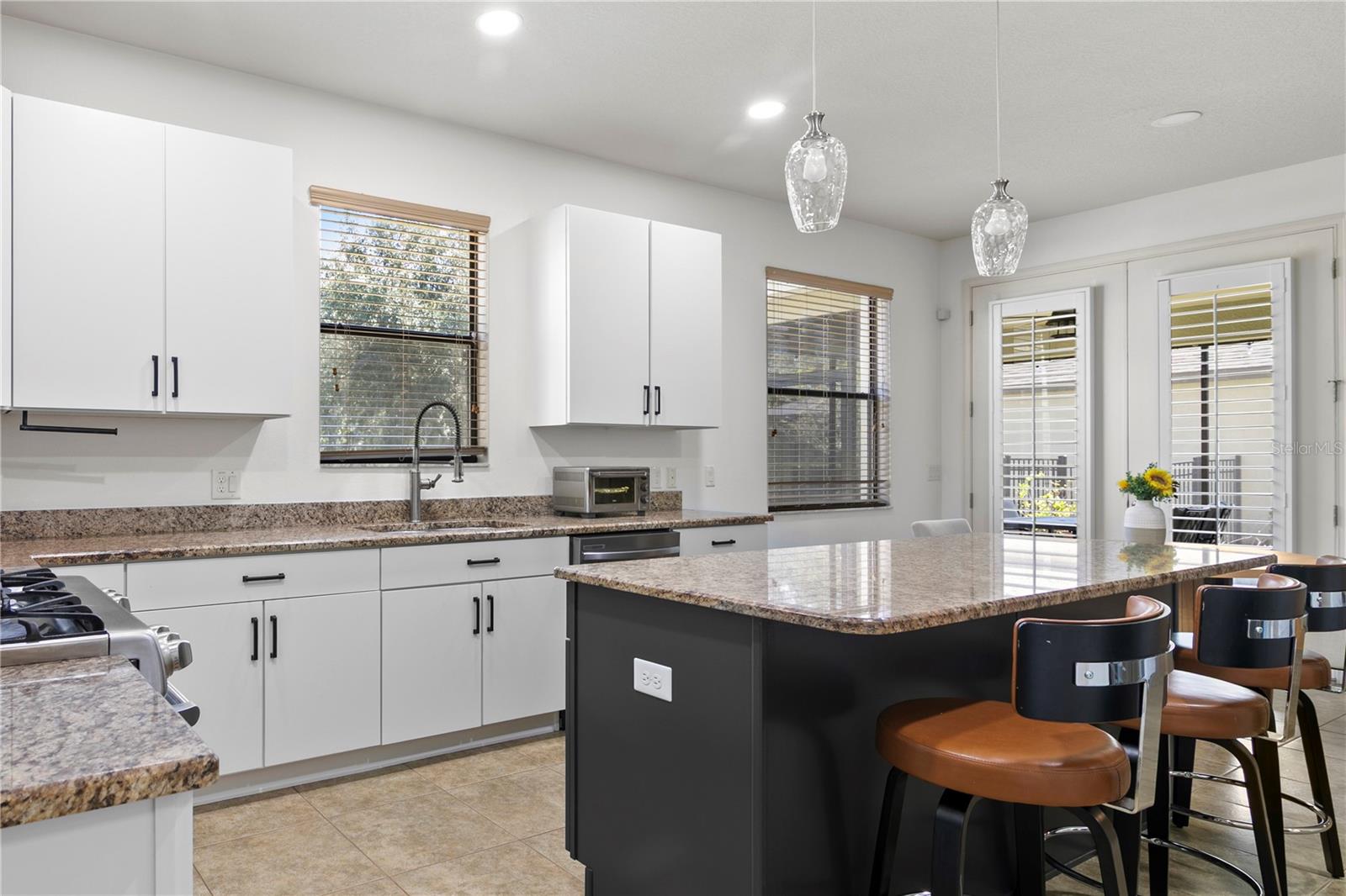 7931 HAMPTON LAKE DR — photo 18
