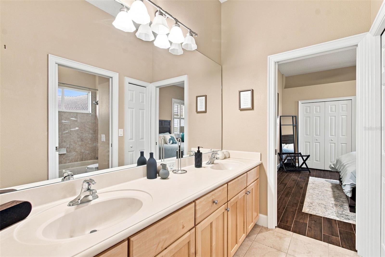 10801 BARBADOS ISLE DR — photo 63
