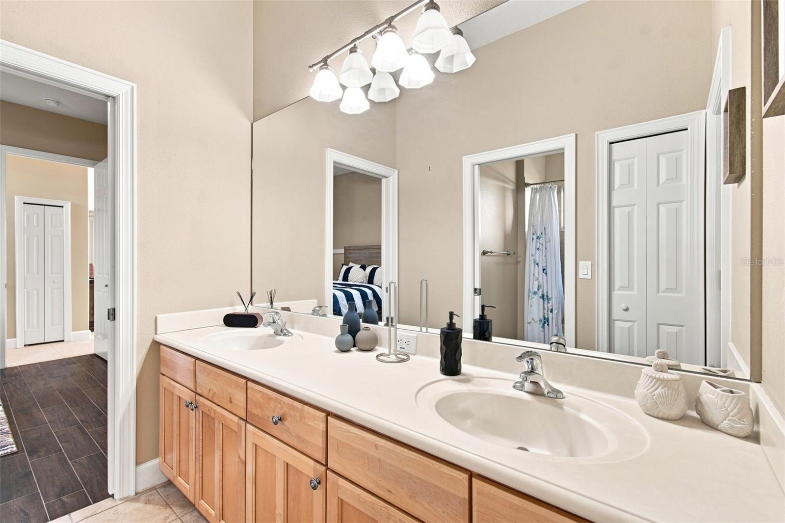10801 BARBADOS ISLE DR — photo 62