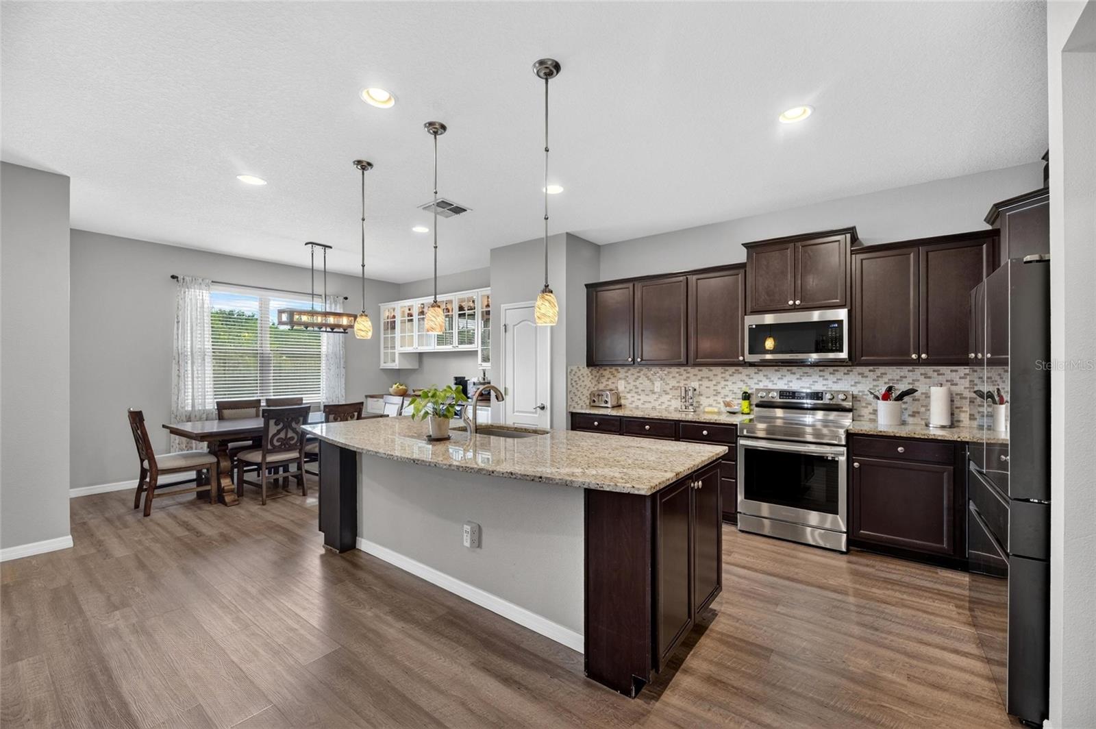 1521 CUSTER BAYOU ST — photo 23