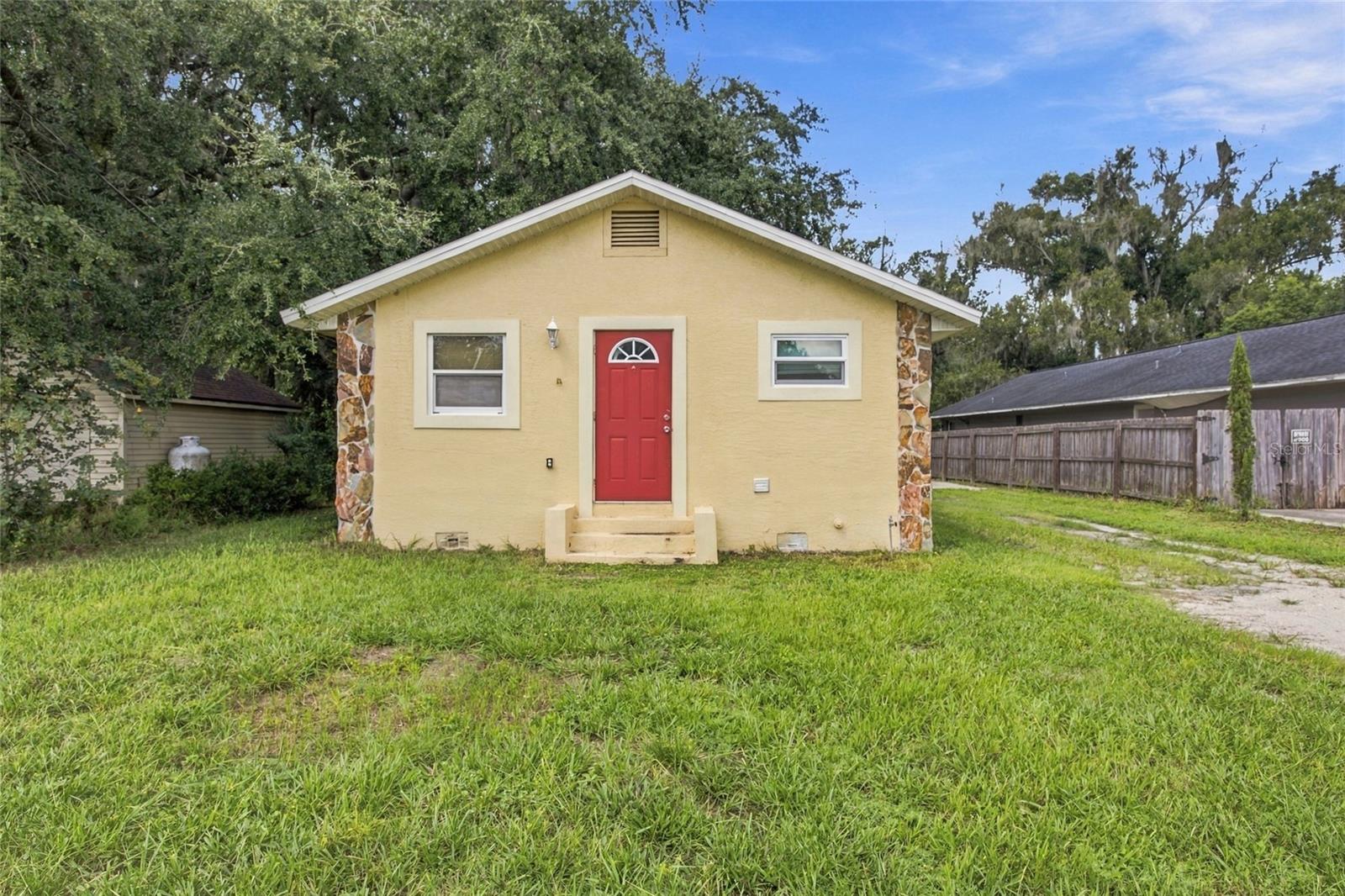 1109 N GORDON ST — photo 3