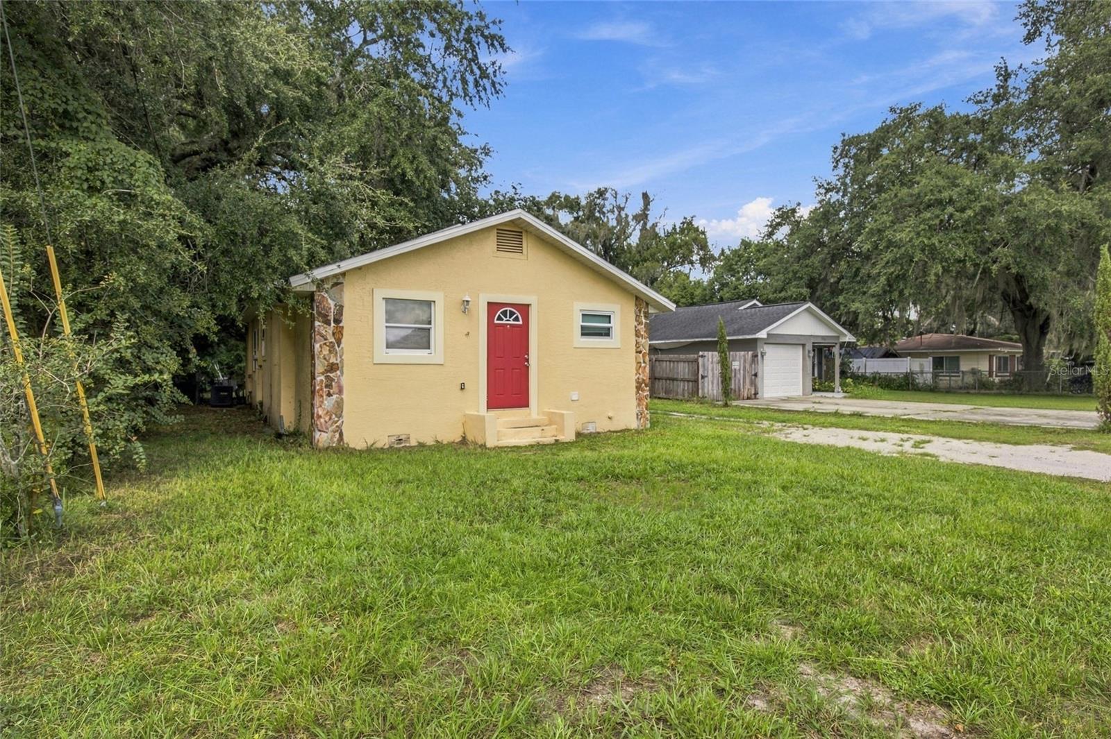 1109 N GORDON ST — photo 2