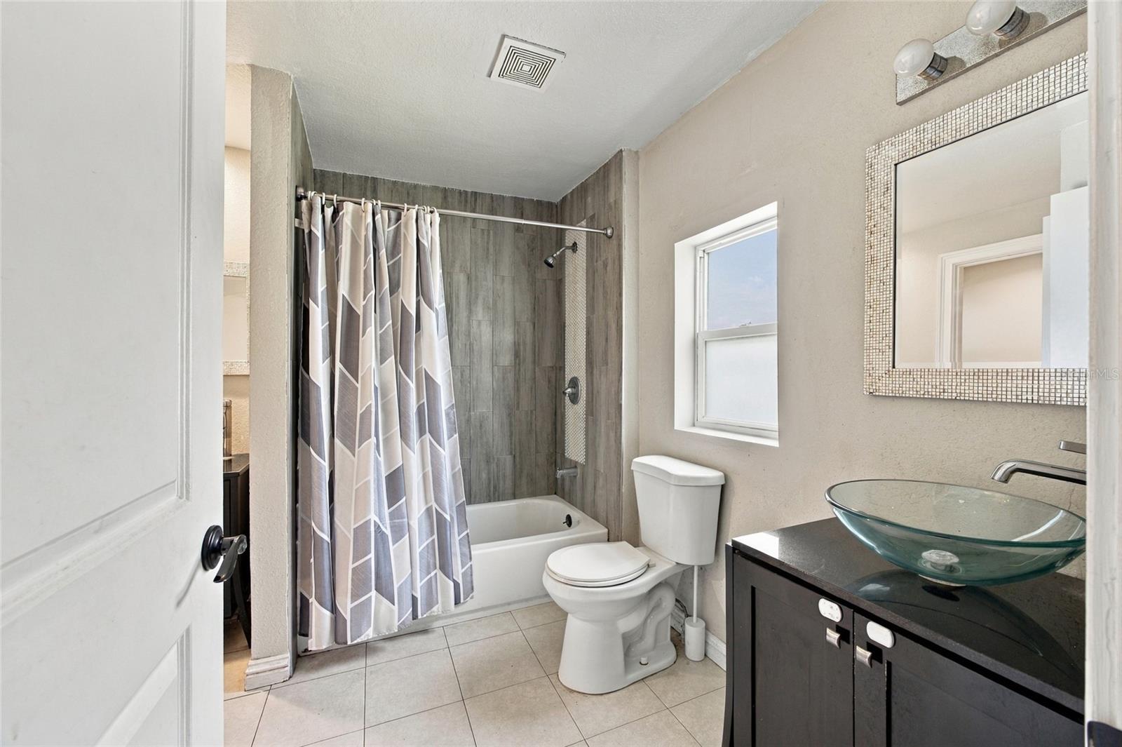 1109 N GORDON ST — photo 16