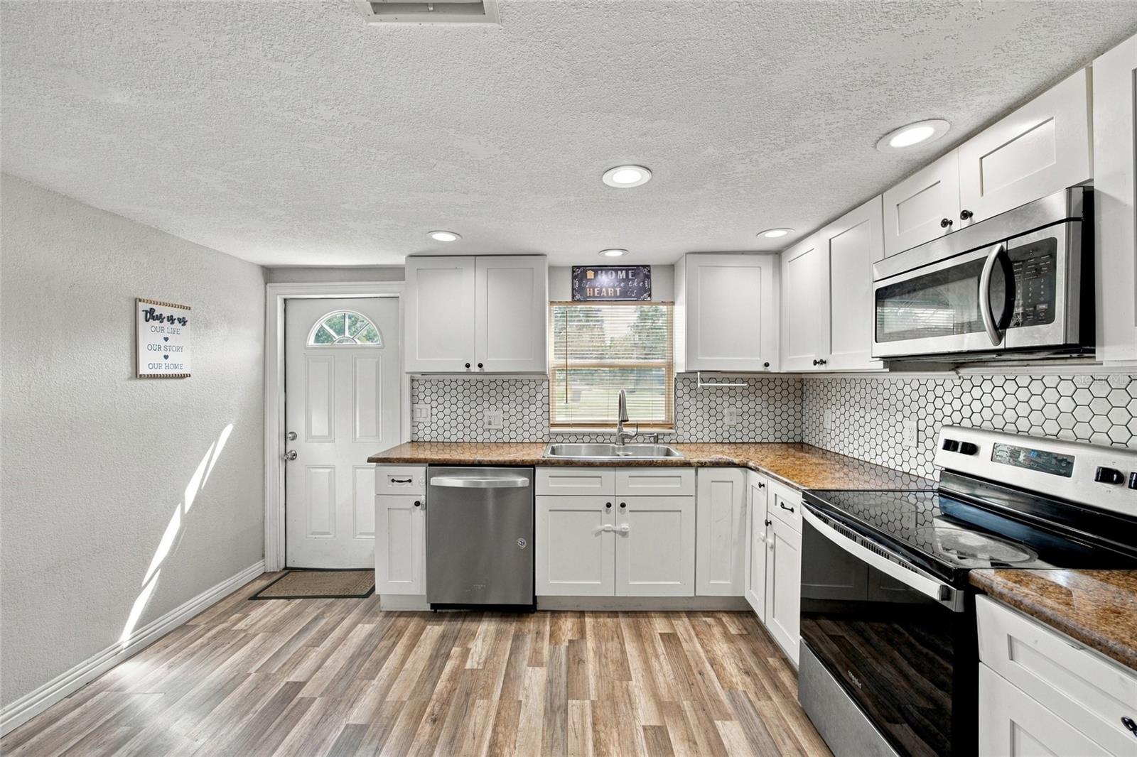 1109 N GORDON ST — photo 10