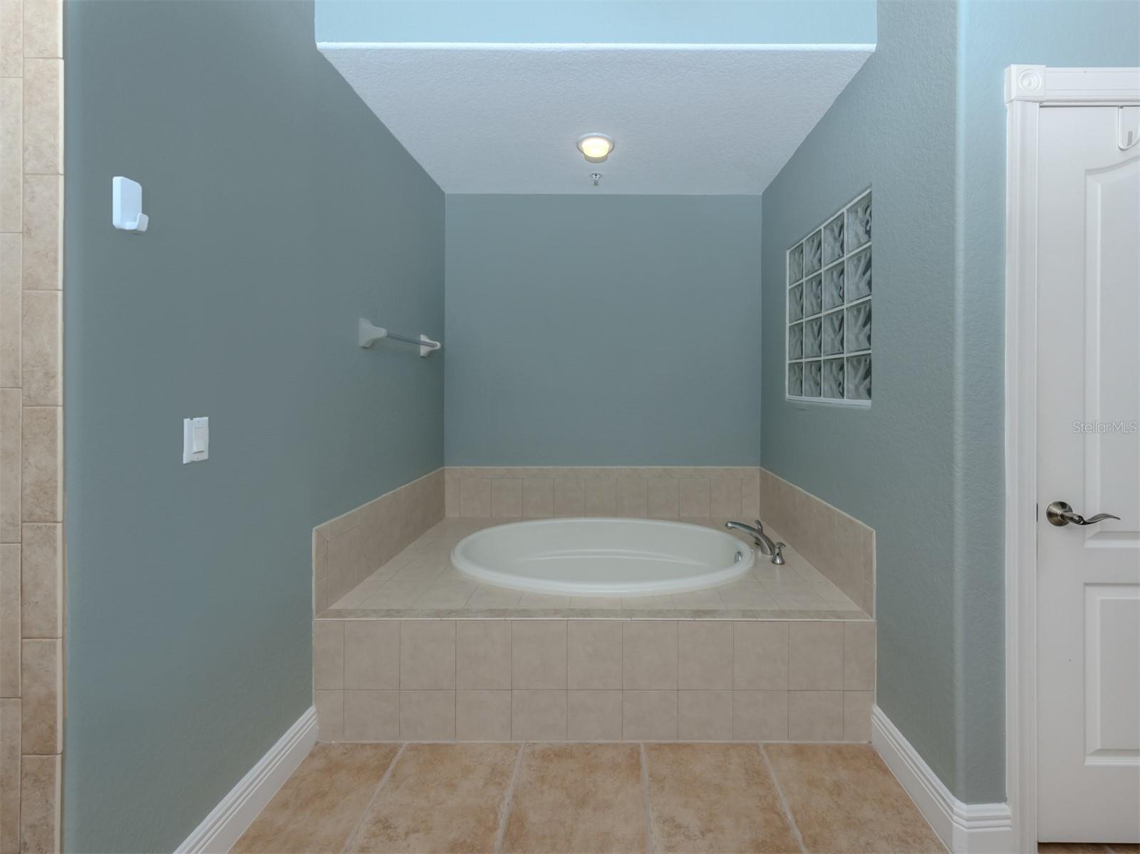 167 TAMPA AVE E #813 — photo 26