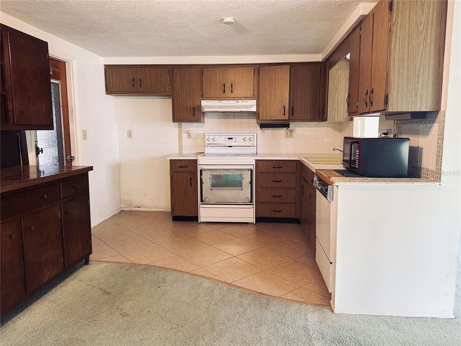 3249 TRASK DR — photo 3