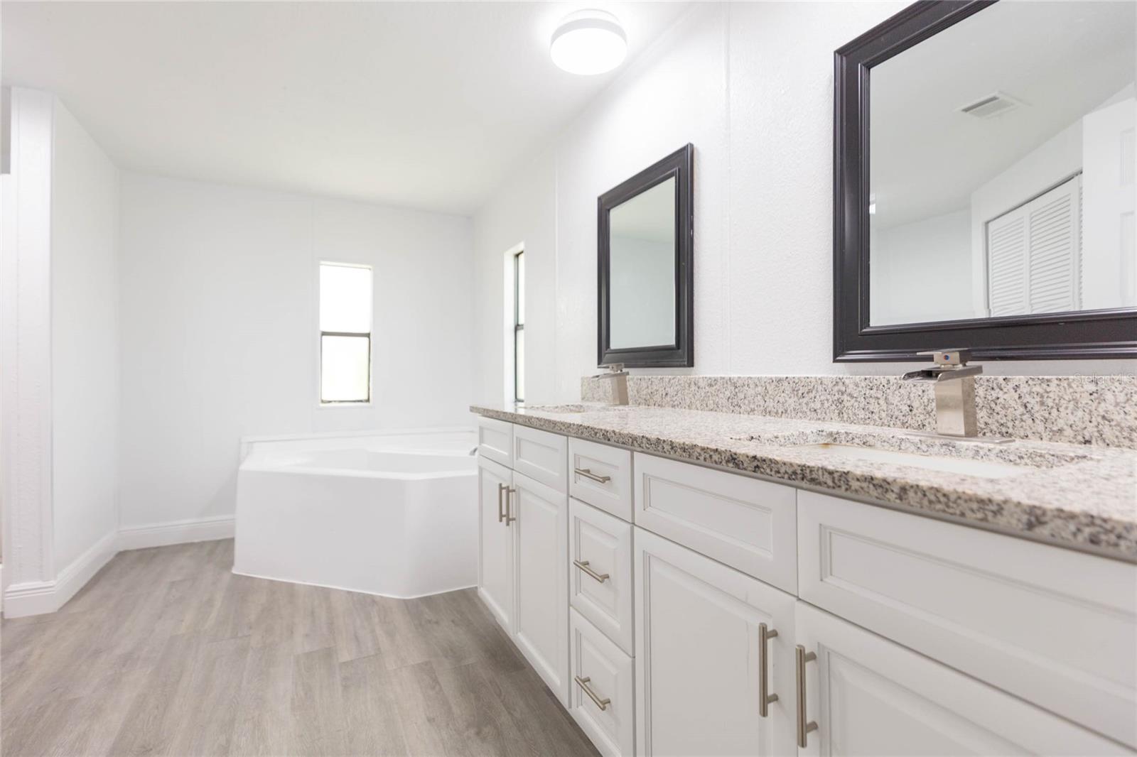 2250 NICHOLS RD — photo 32