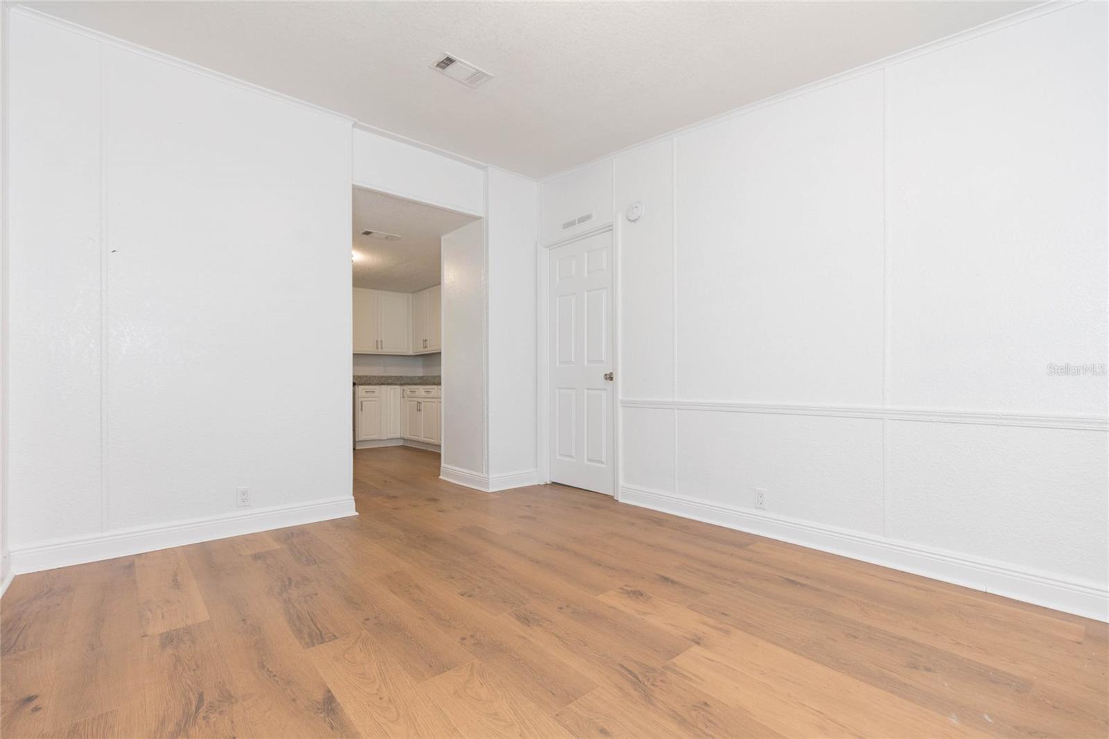 2250 NICHOLS RD — photo 11