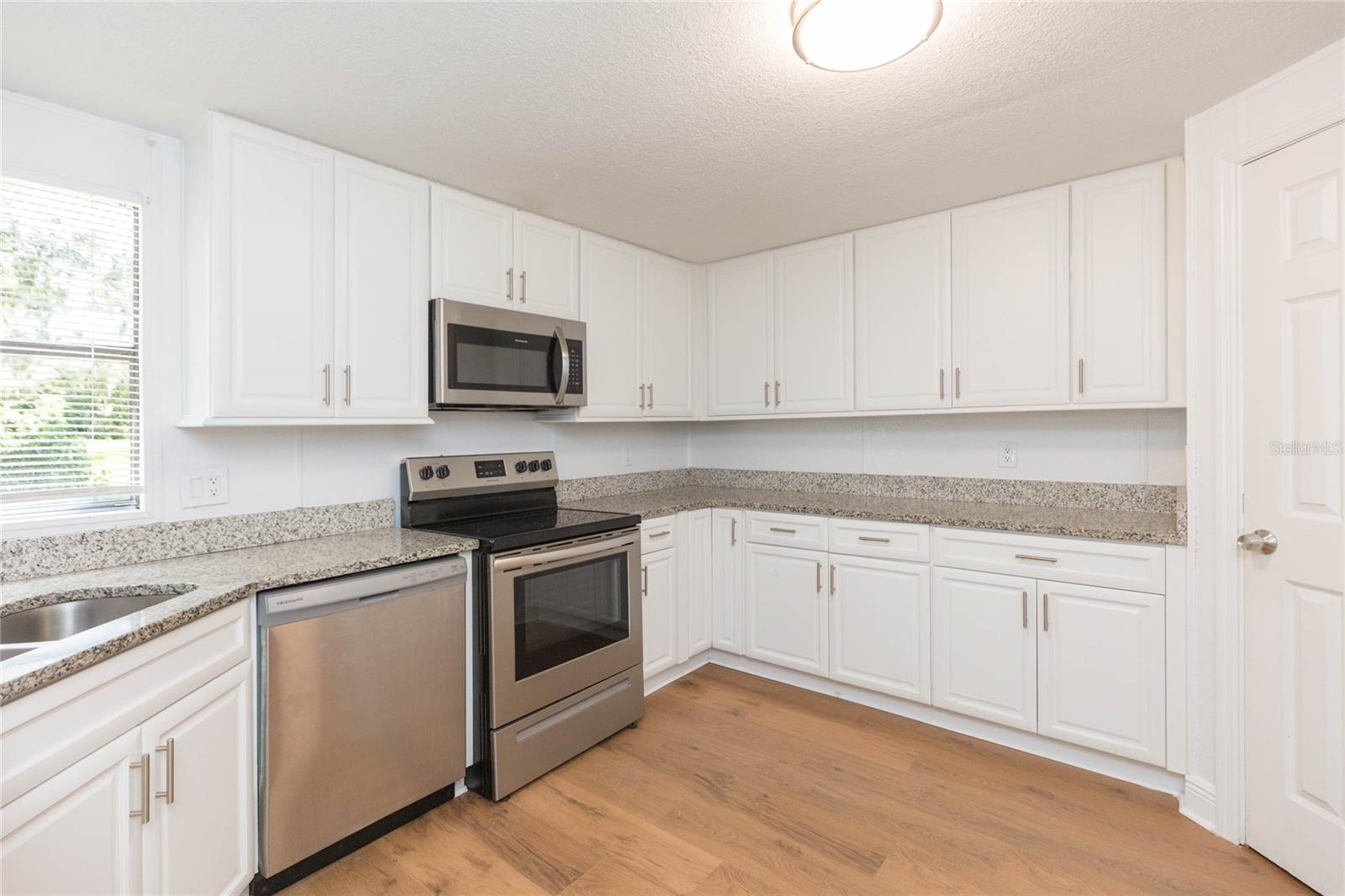 2250 NICHOLS RD — photo 13