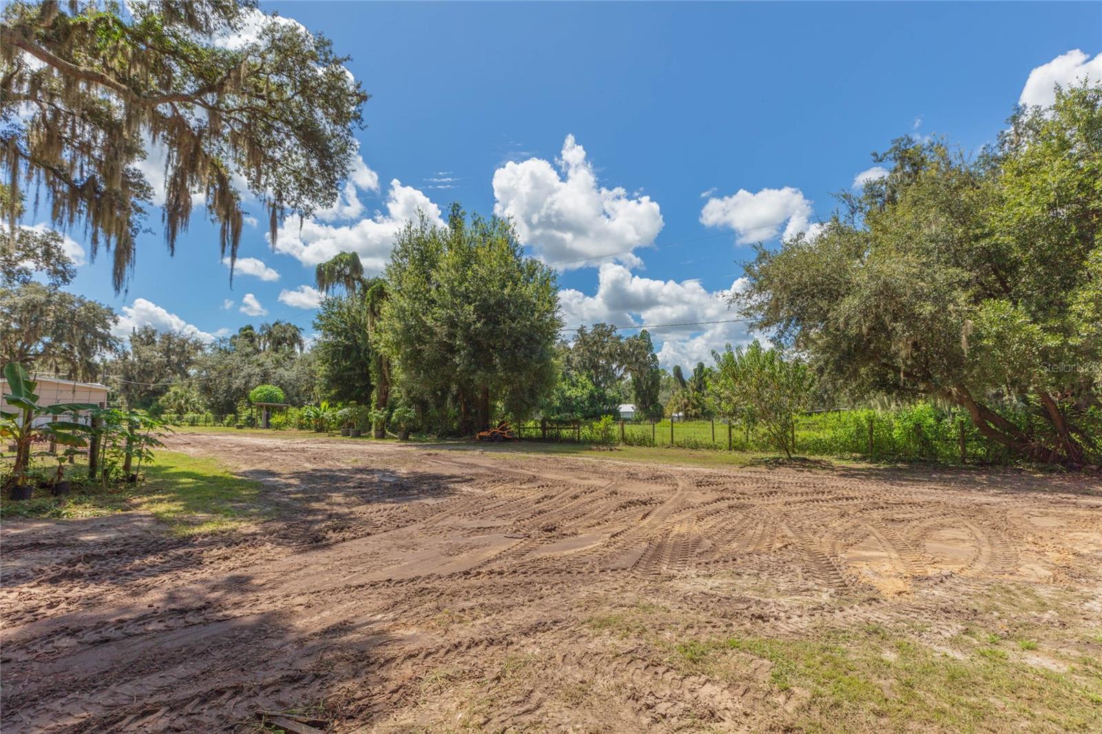 2250 NICHOLS RD — photo 41