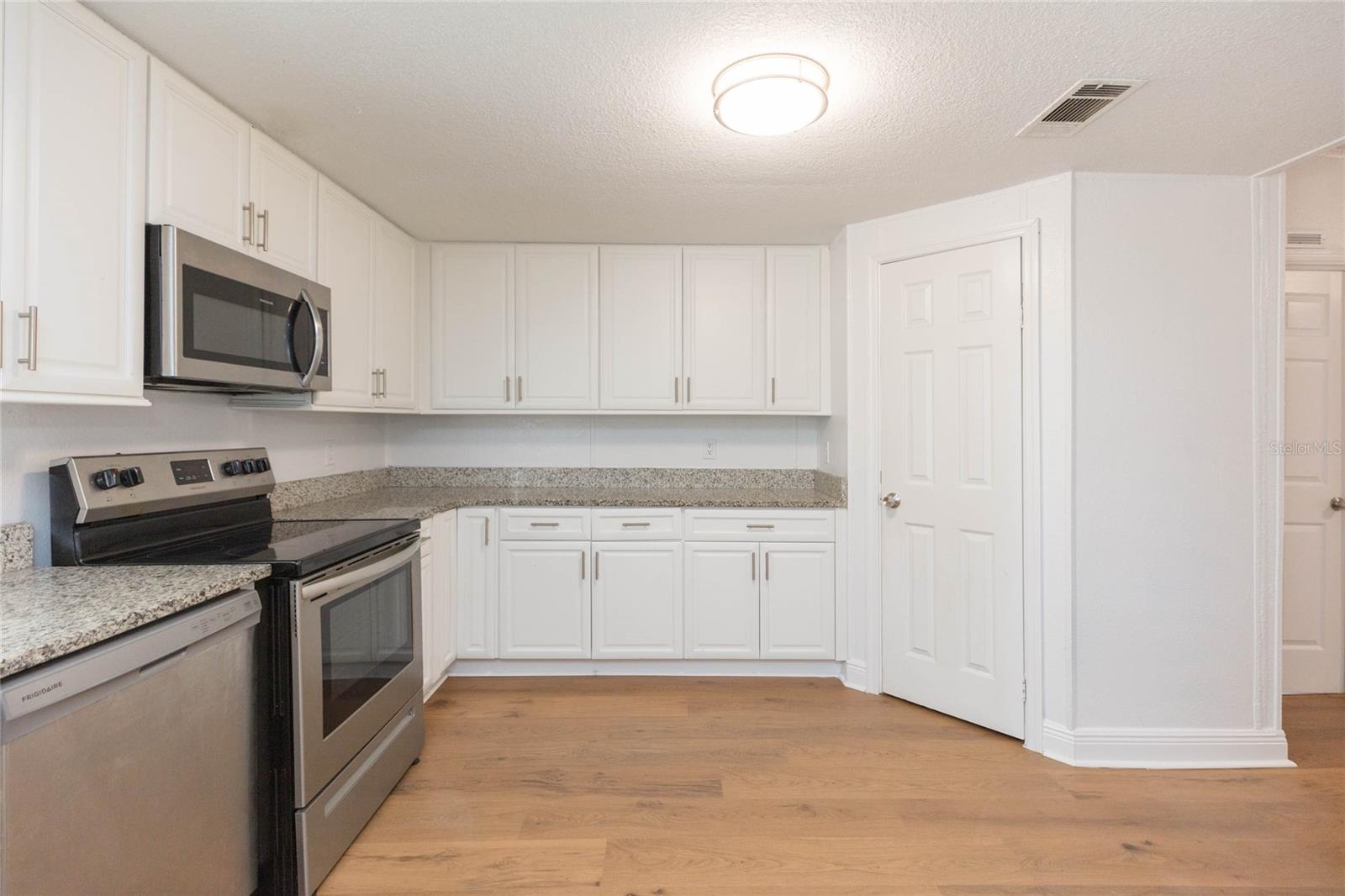 2250 NICHOLS RD — photo 15
