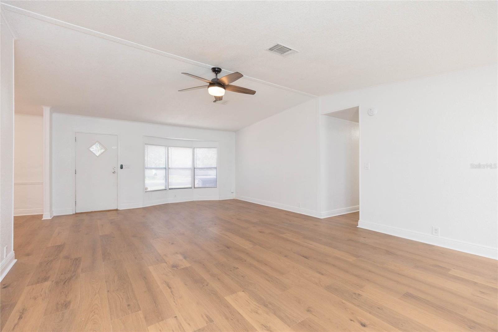 2250 NICHOLS RD — photo 6