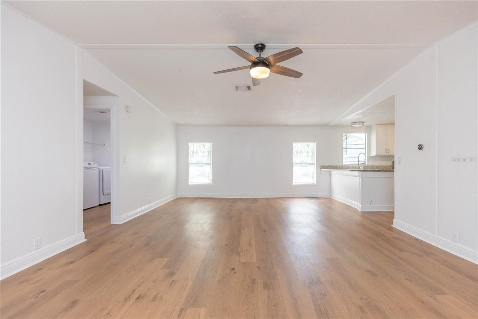 2250 NICHOLS RD — photo 4