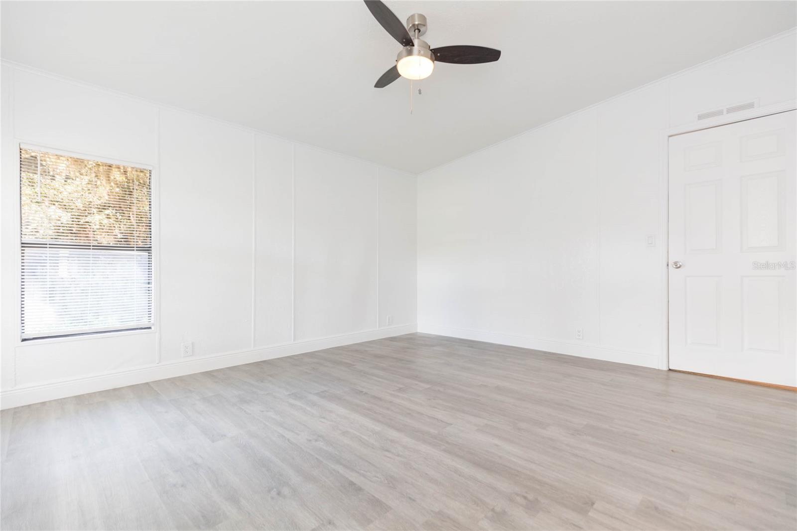 2250 NICHOLS RD — photo 31