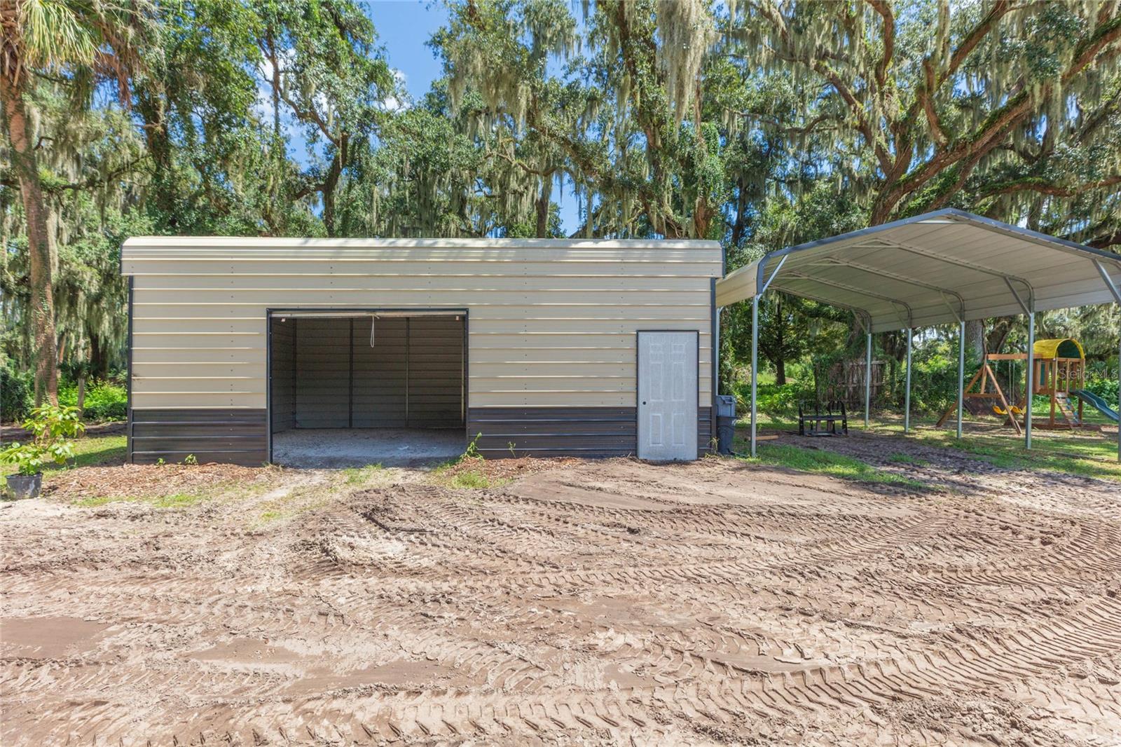 2250 NICHOLS RD — photo 44