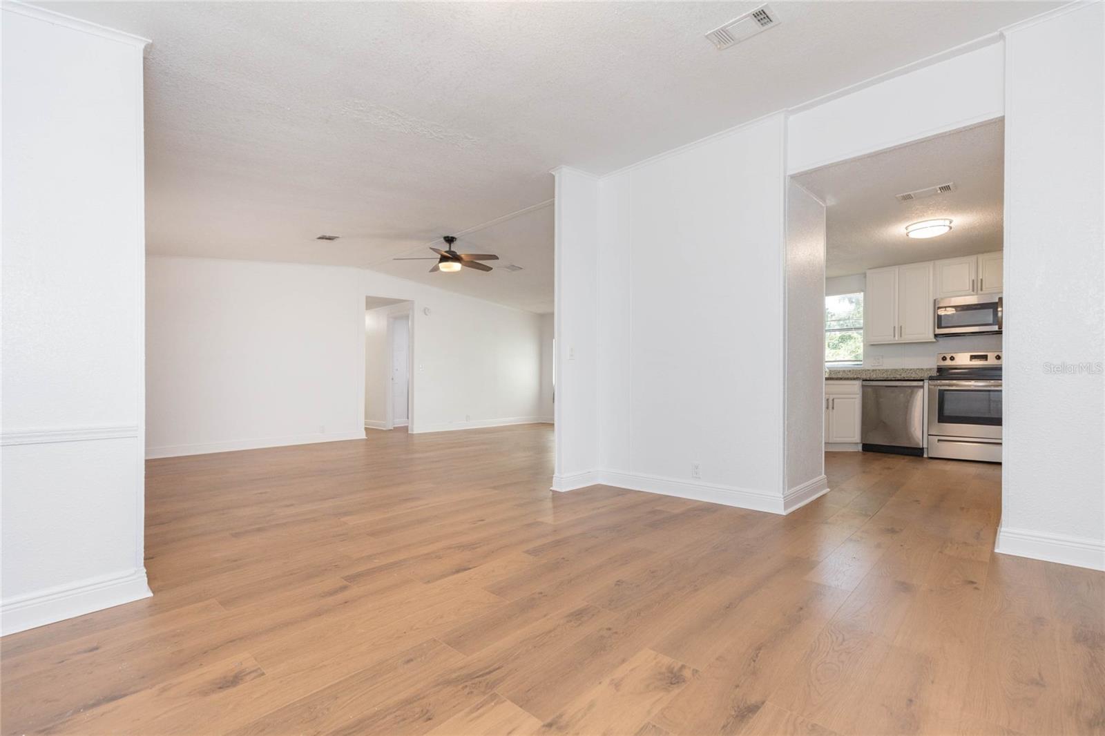 2250 NICHOLS RD — photo 10