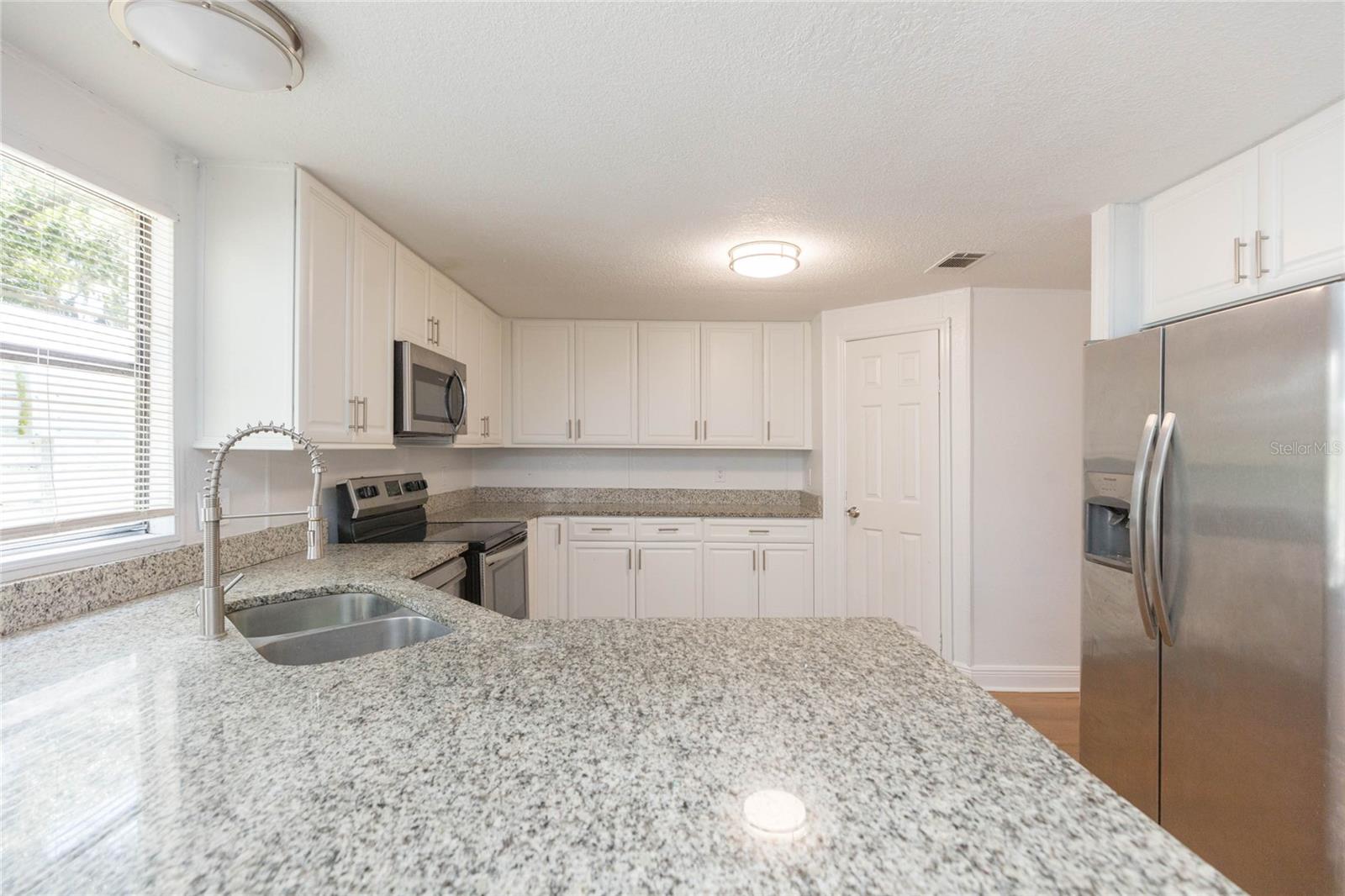 2250 NICHOLS RD — photo 14