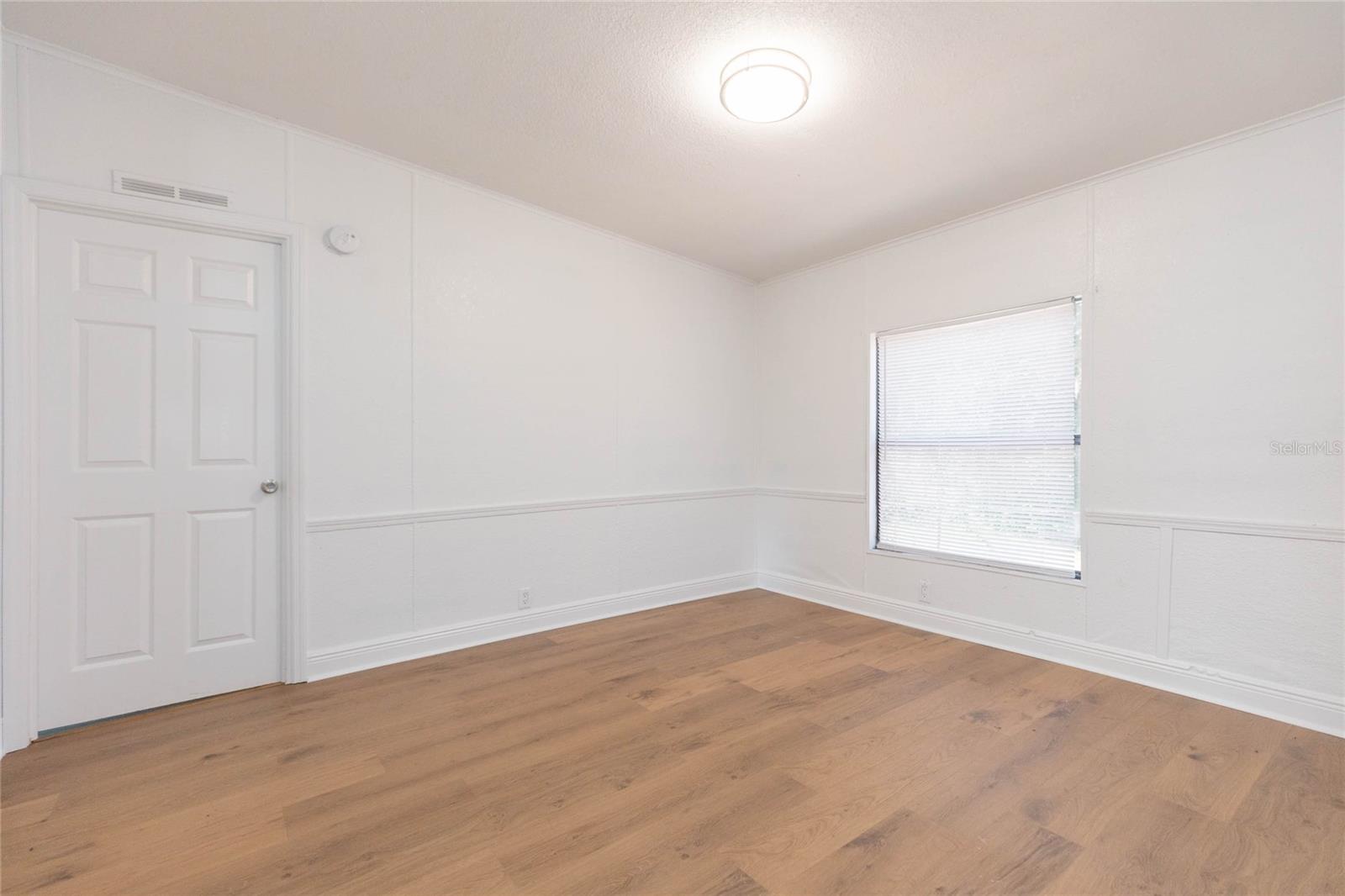 2250 NICHOLS RD — photo 9