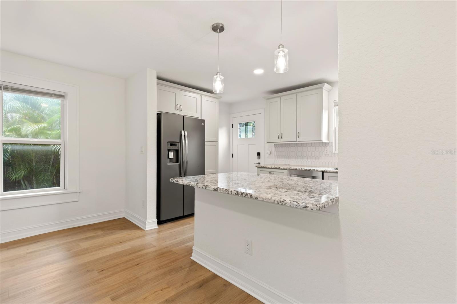 2010 DARTMOUTH AVE N — photo 17
