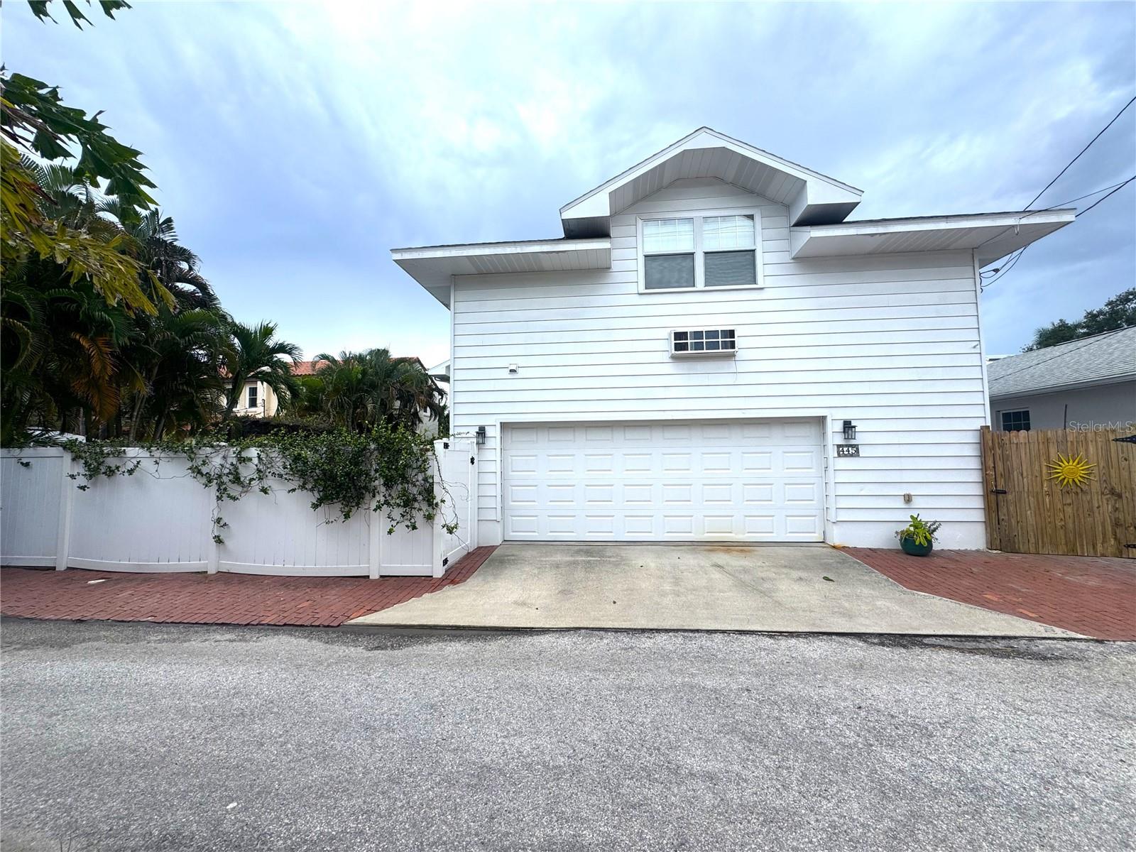 445 18TH AVE NE — photo 49
