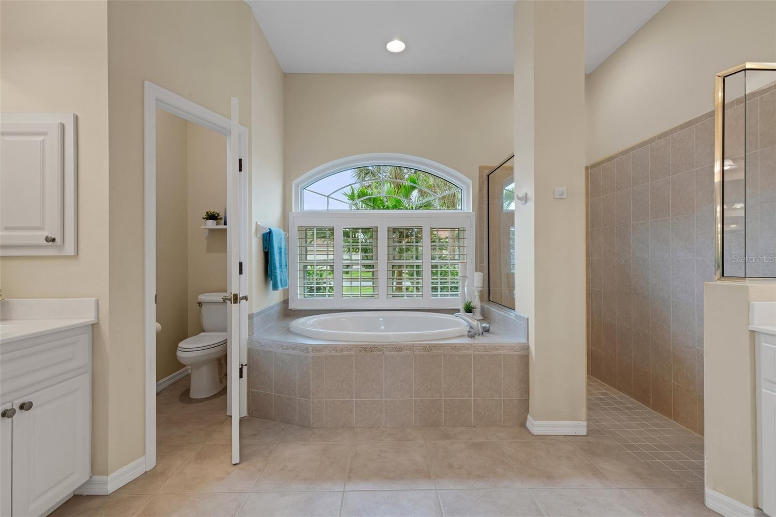 716 SILK OAK DR — photo 33
