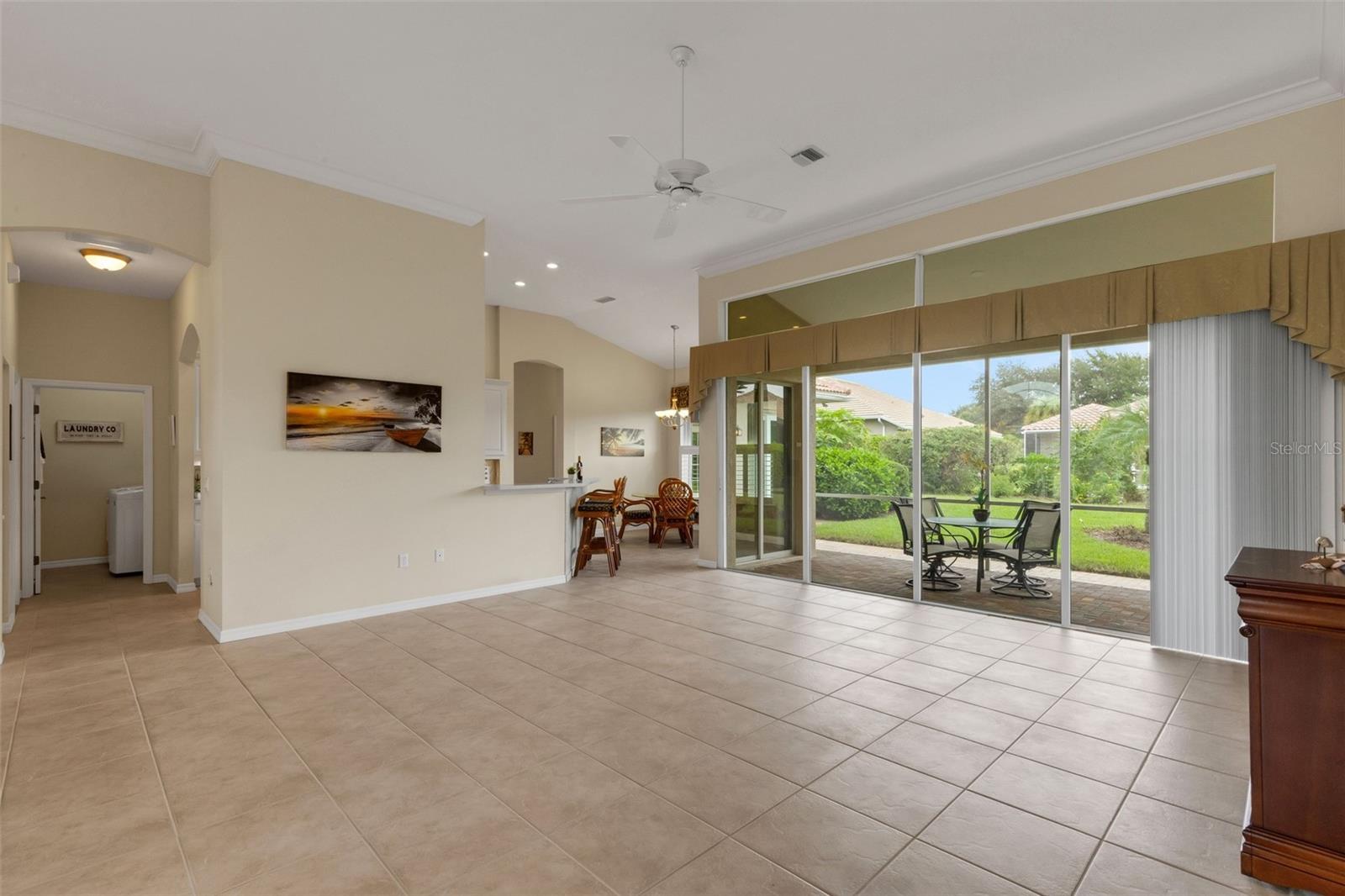 716 SILK OAK DR — photo 10