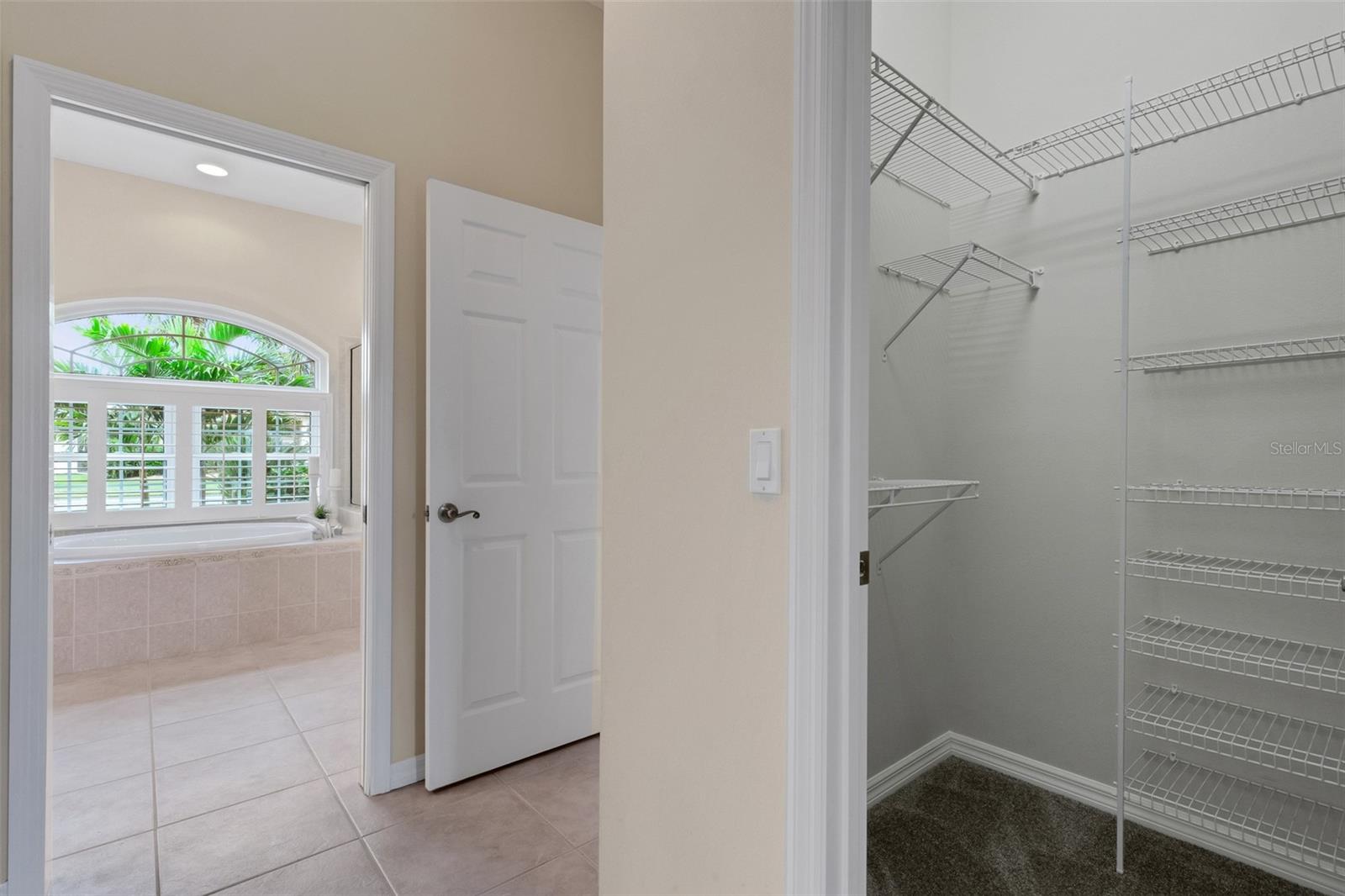 716 SILK OAK DR — photo 38