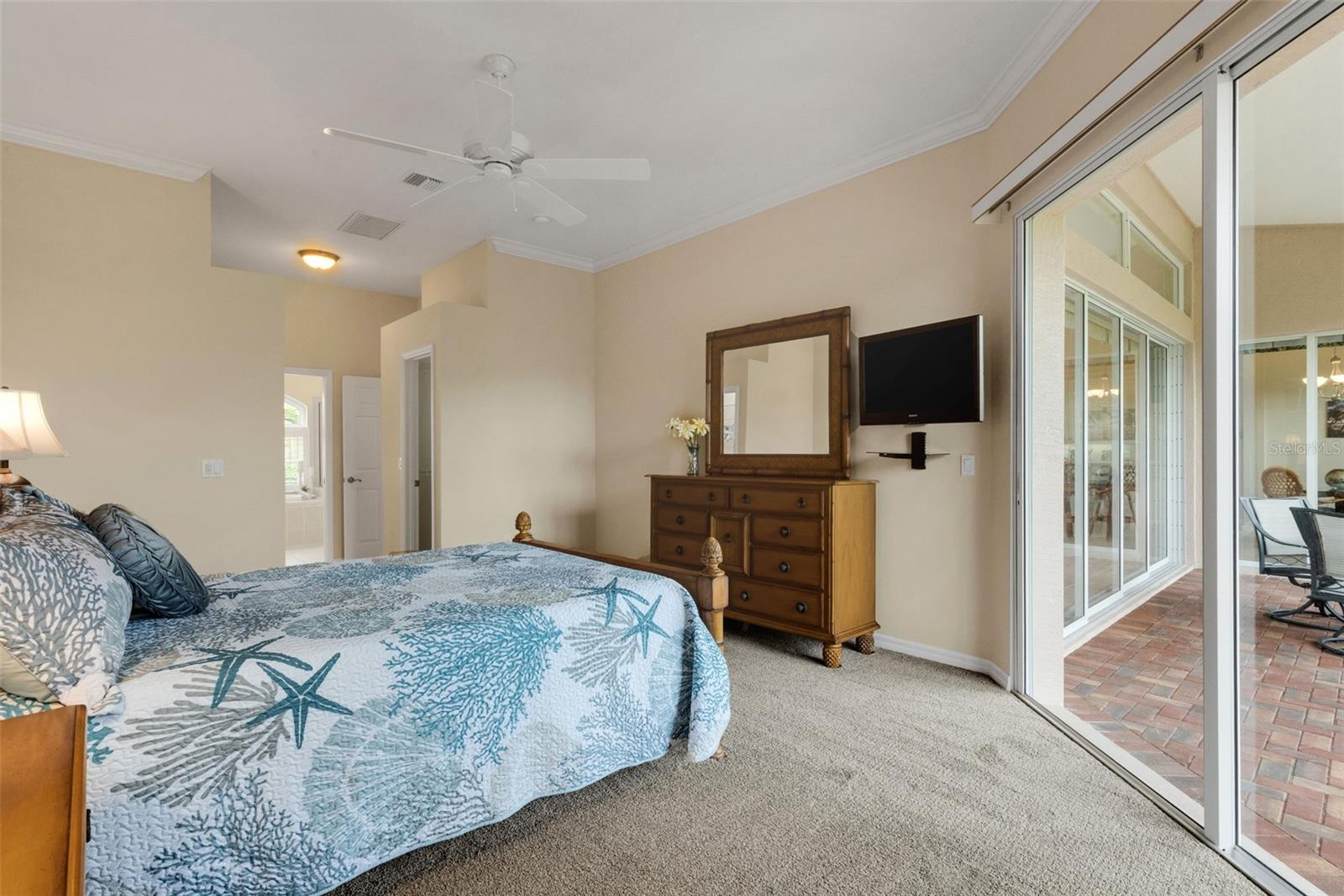716 SILK OAK DR — photo 32