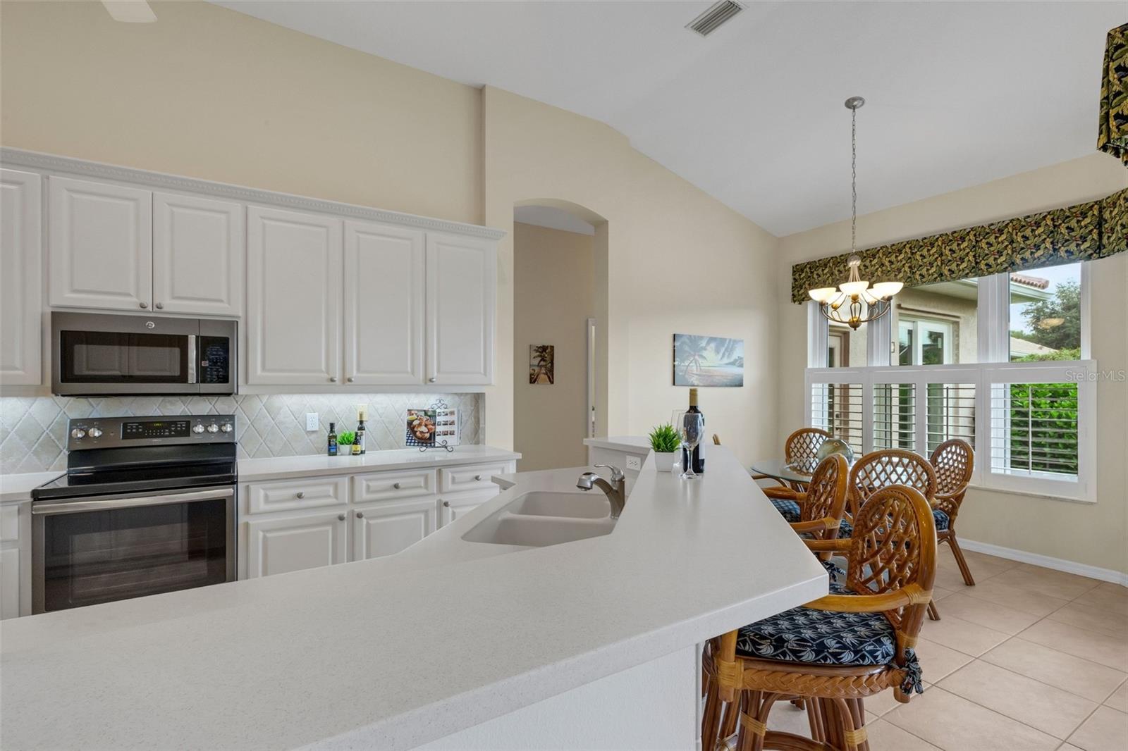 716 SILK OAK DR — photo 18