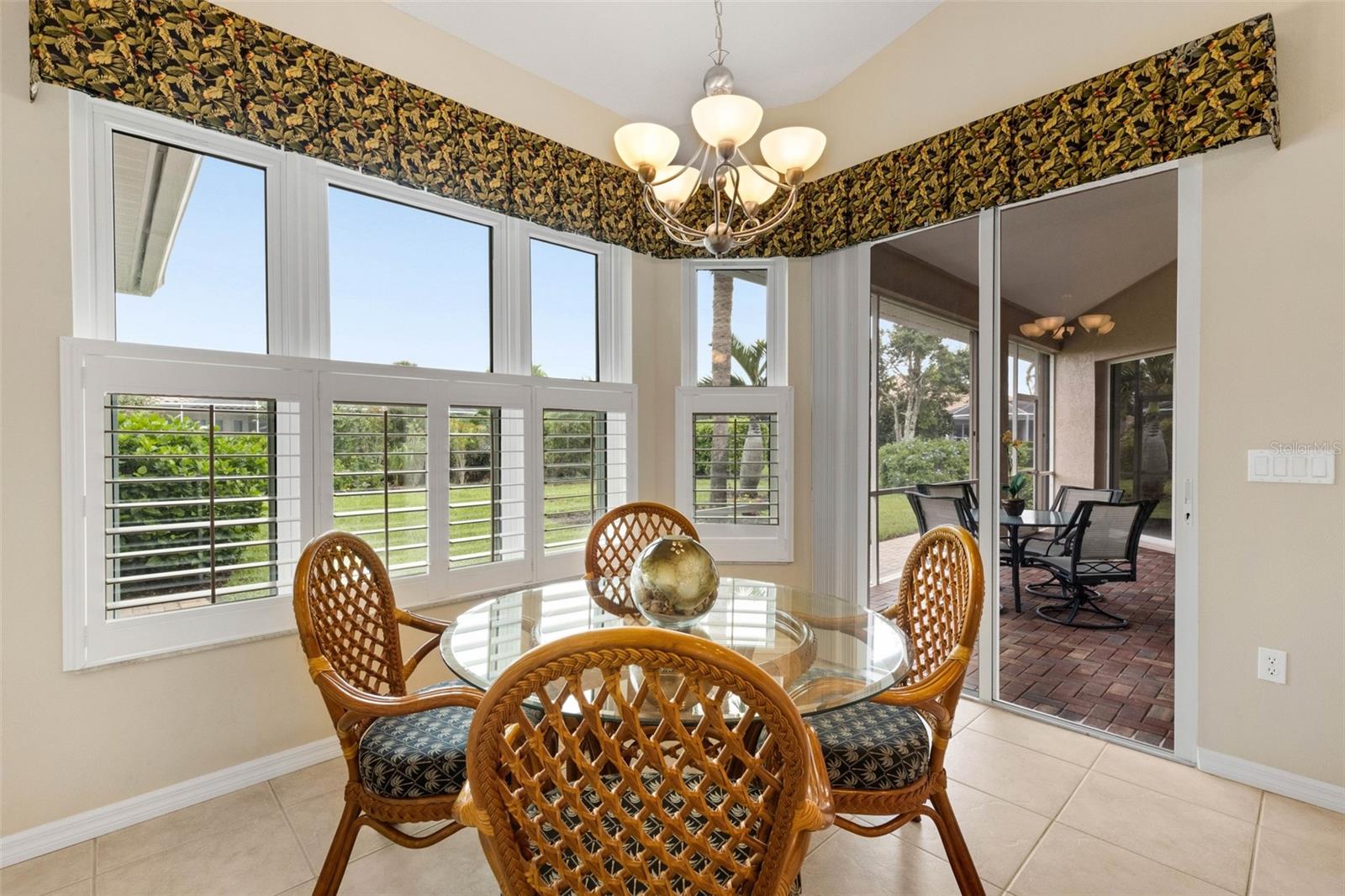 716 SILK OAK DR — photo 26