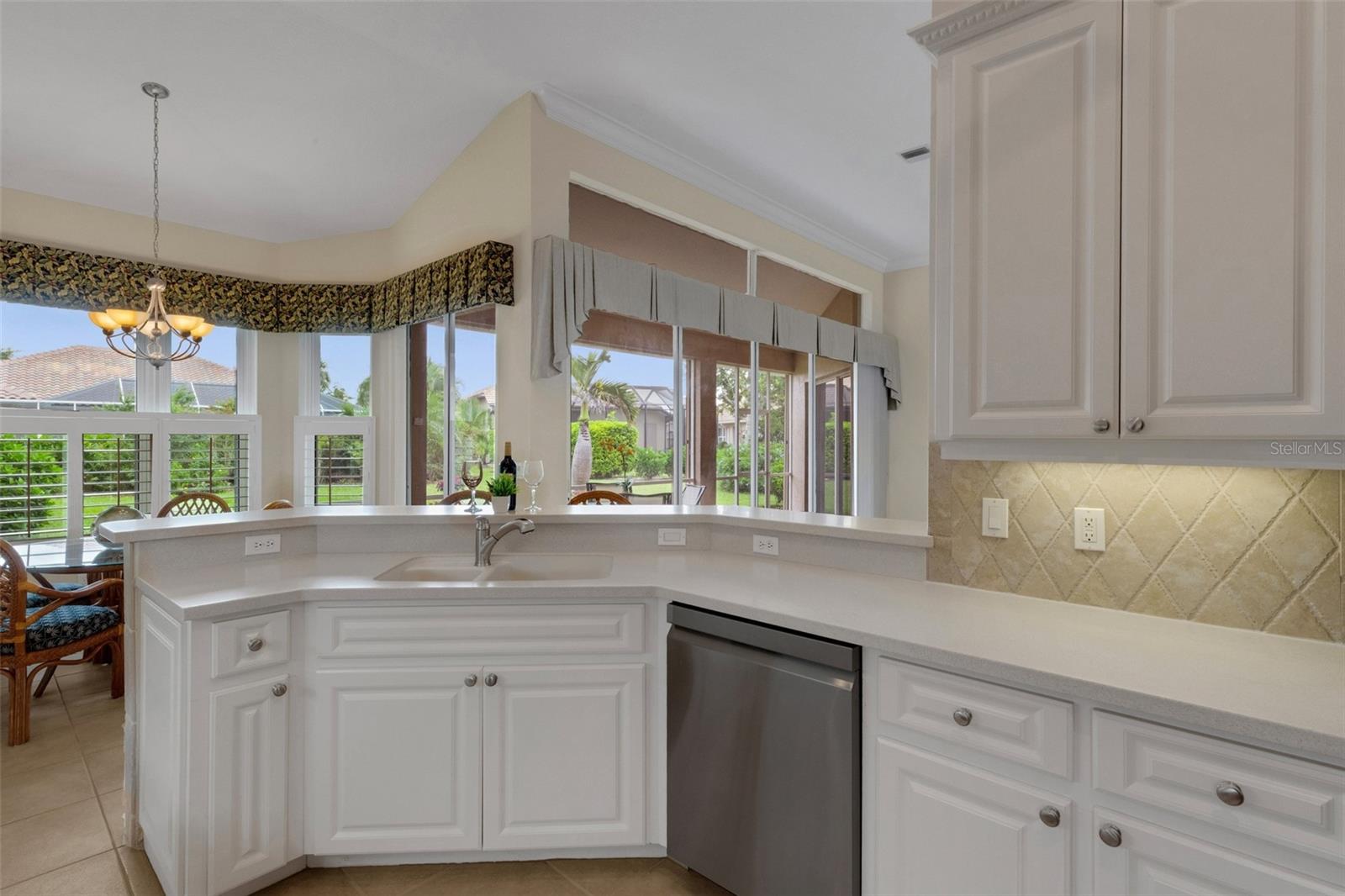 716 SILK OAK DR — photo 22