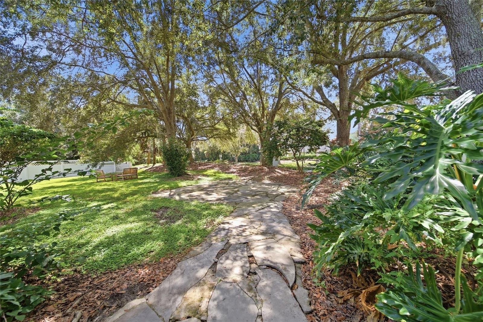 2306 SPRING HOLLOW LOOP — photo 23