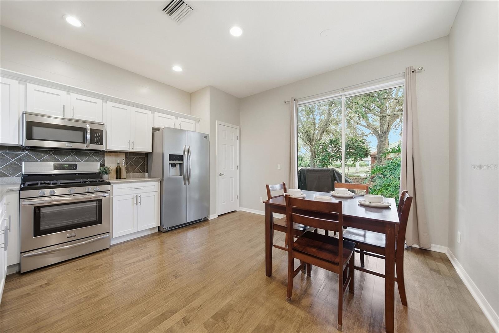 2306 SPRING HOLLOW LOOP — photo 4