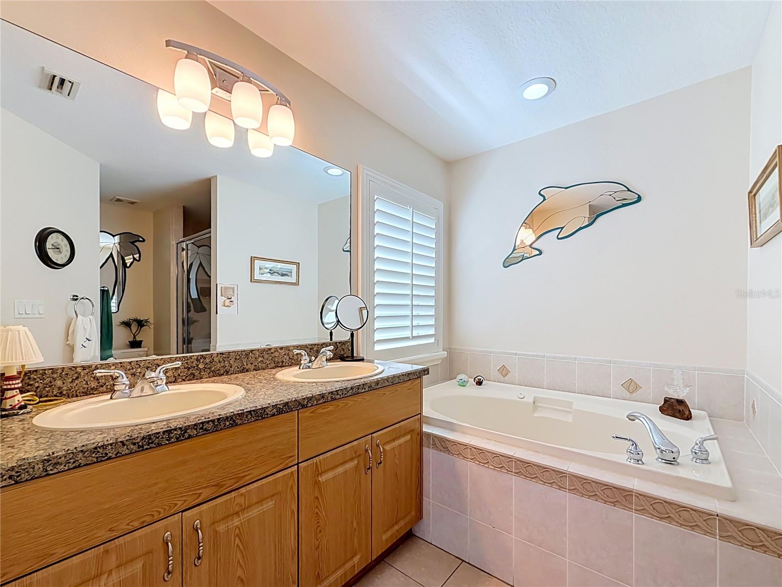 18815 CARR DR — photo 23