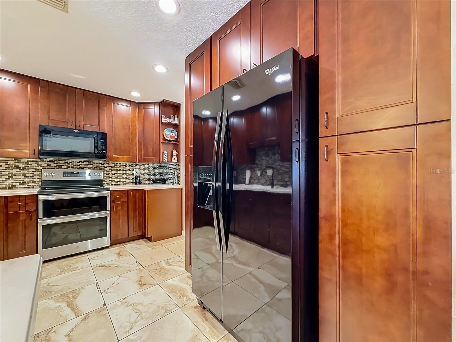 18815 CARR DR — photo 11