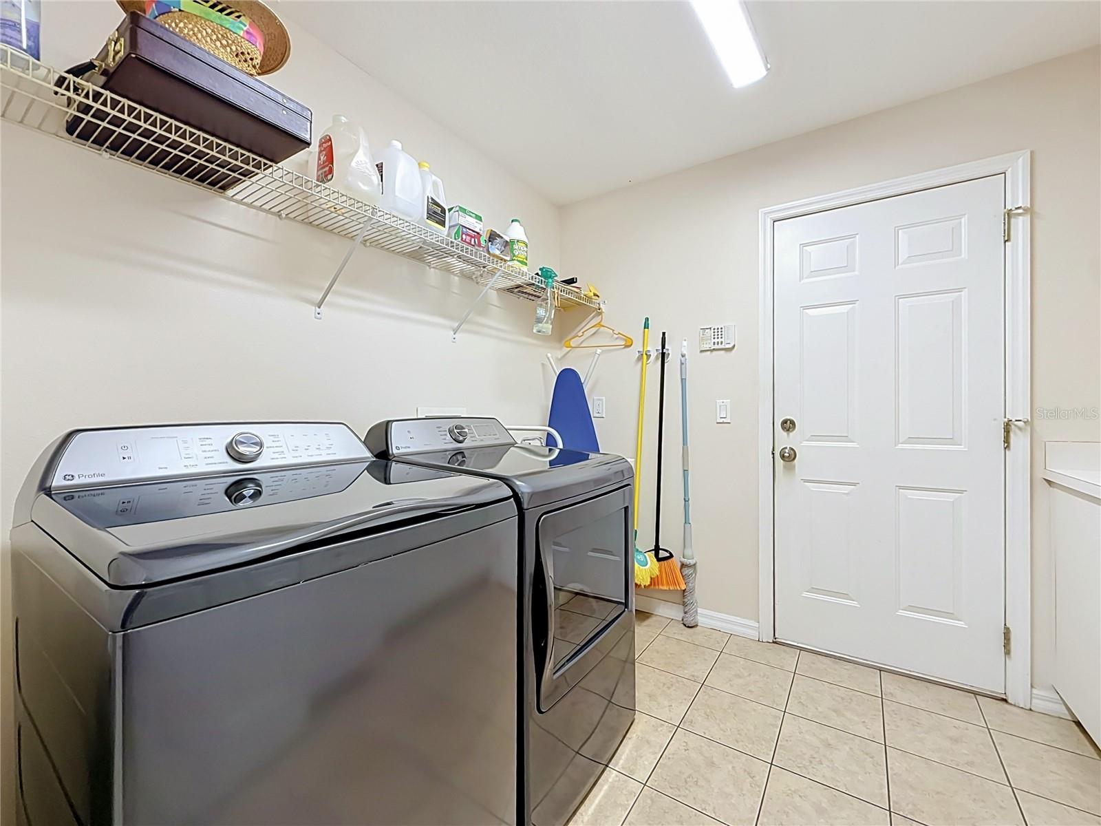 18815 CARR DR — photo 35