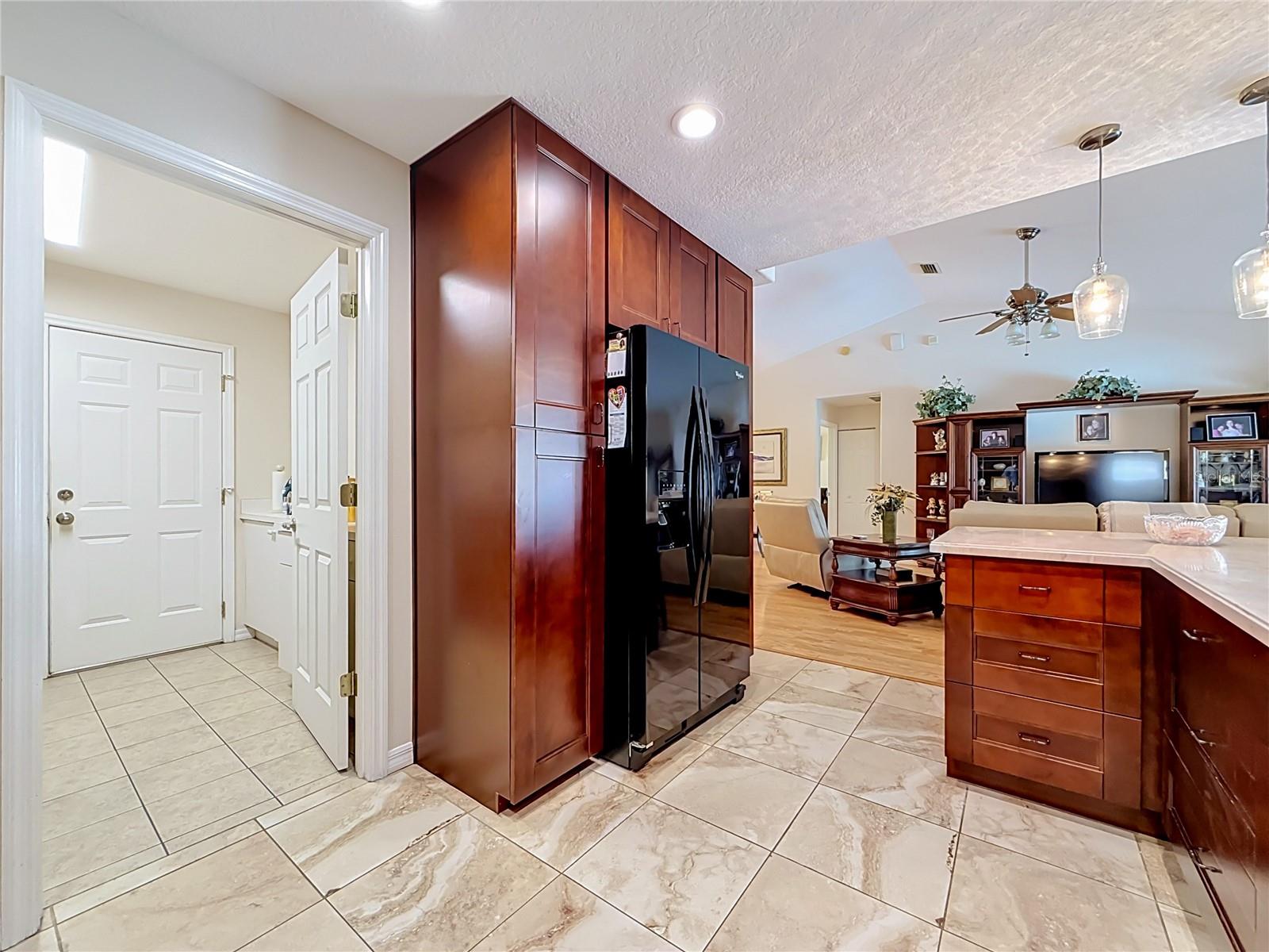 18815 CARR DR — photo 13