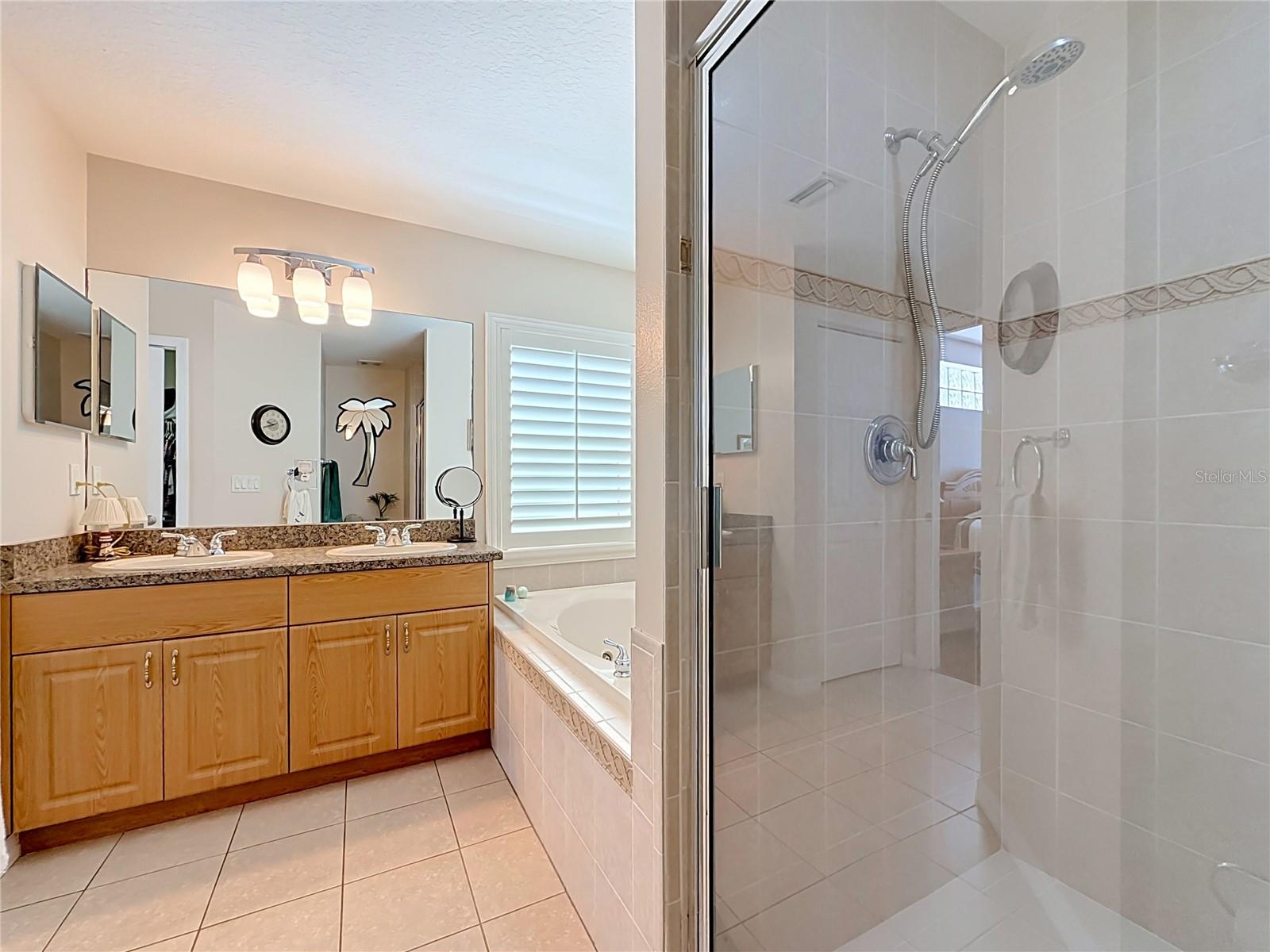 18815 CARR DR — photo 25