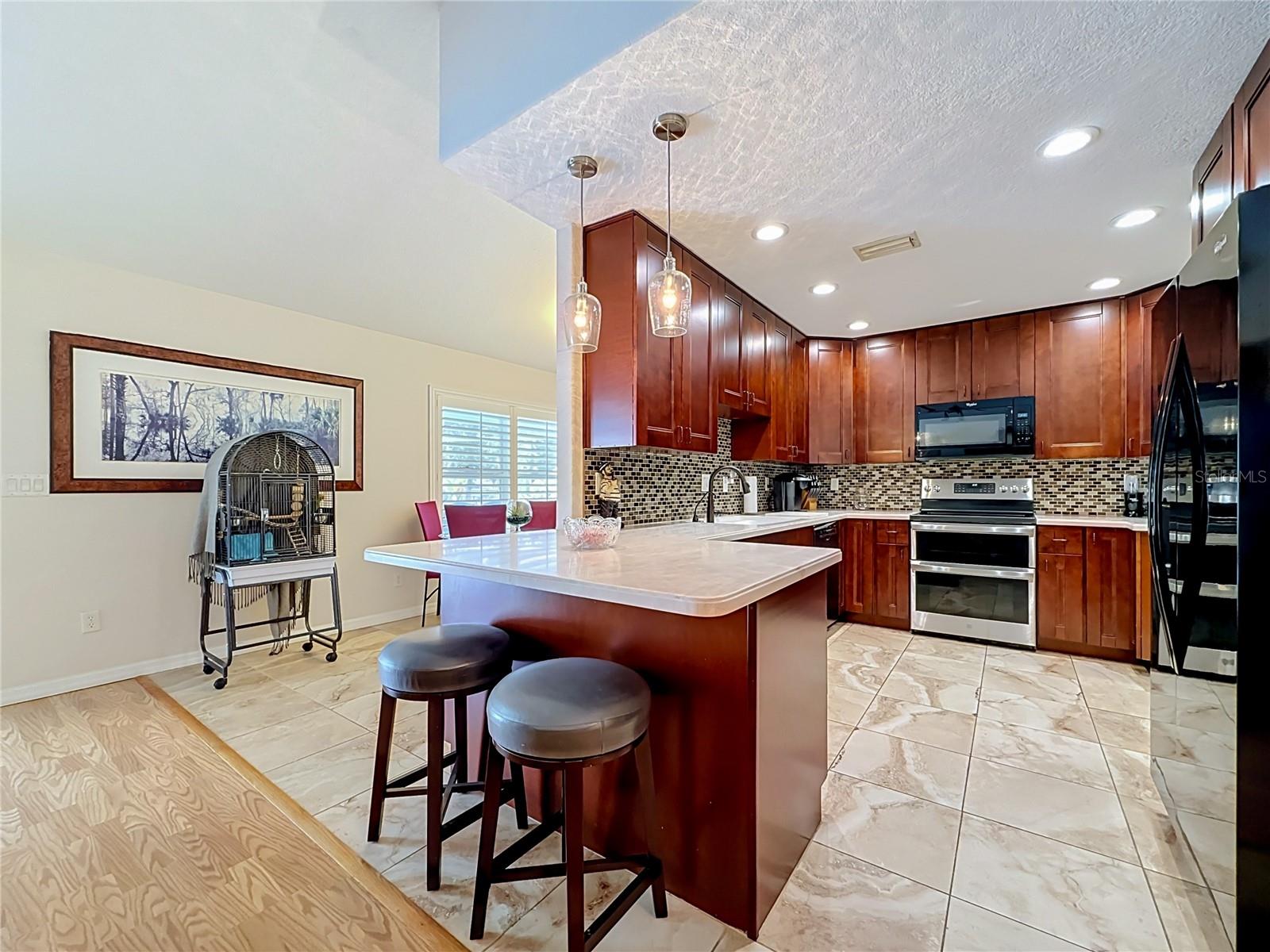 18815 CARR DR — photo 8