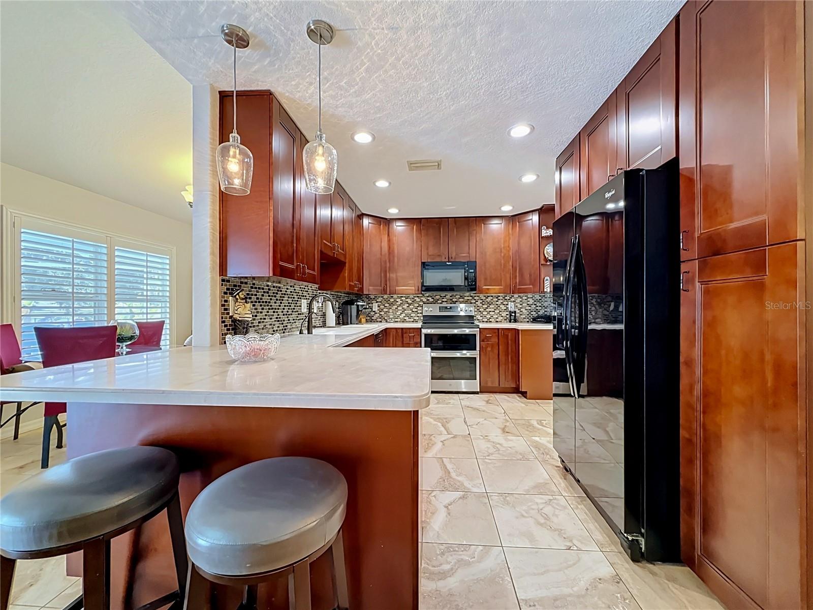 18815 CARR DR — photo 9