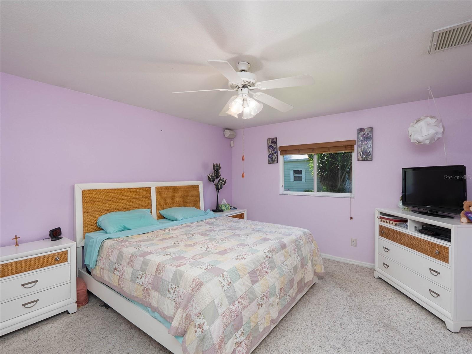 5586 GALAMBOS ST — photo 19