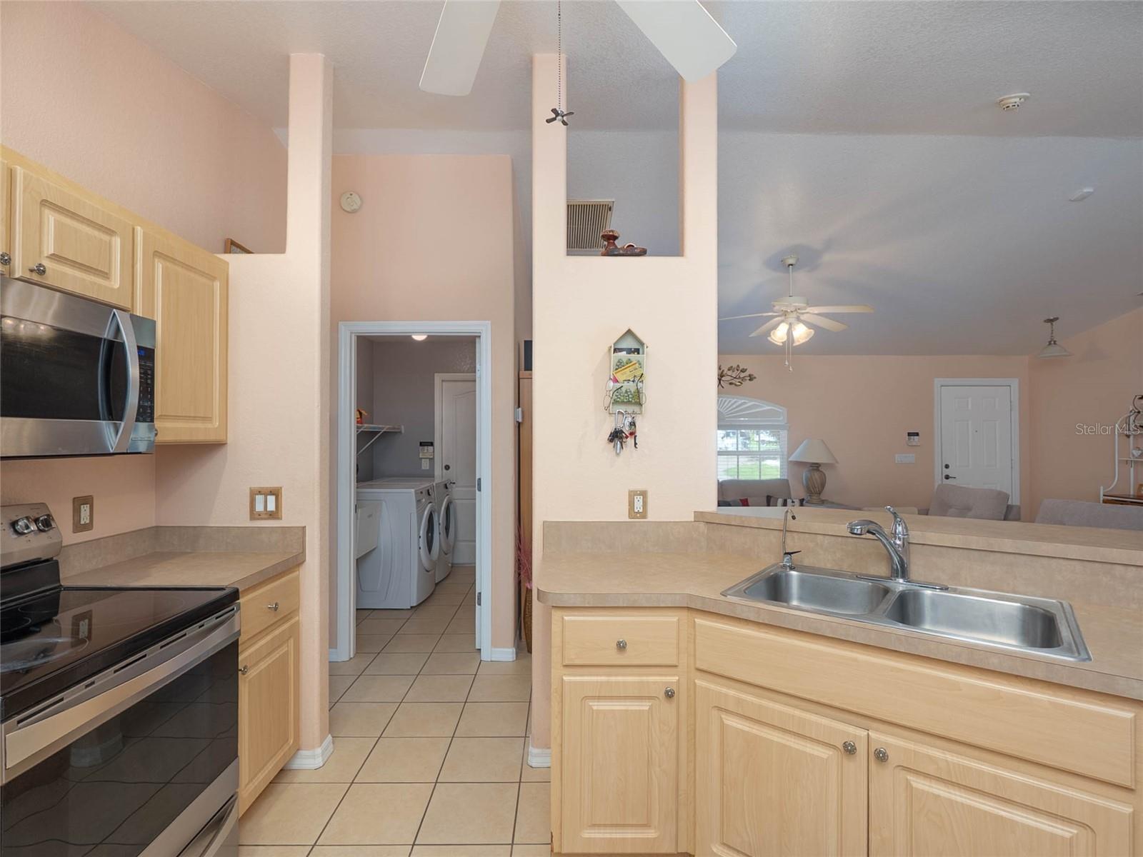 5586 GALAMBOS ST — photo 18