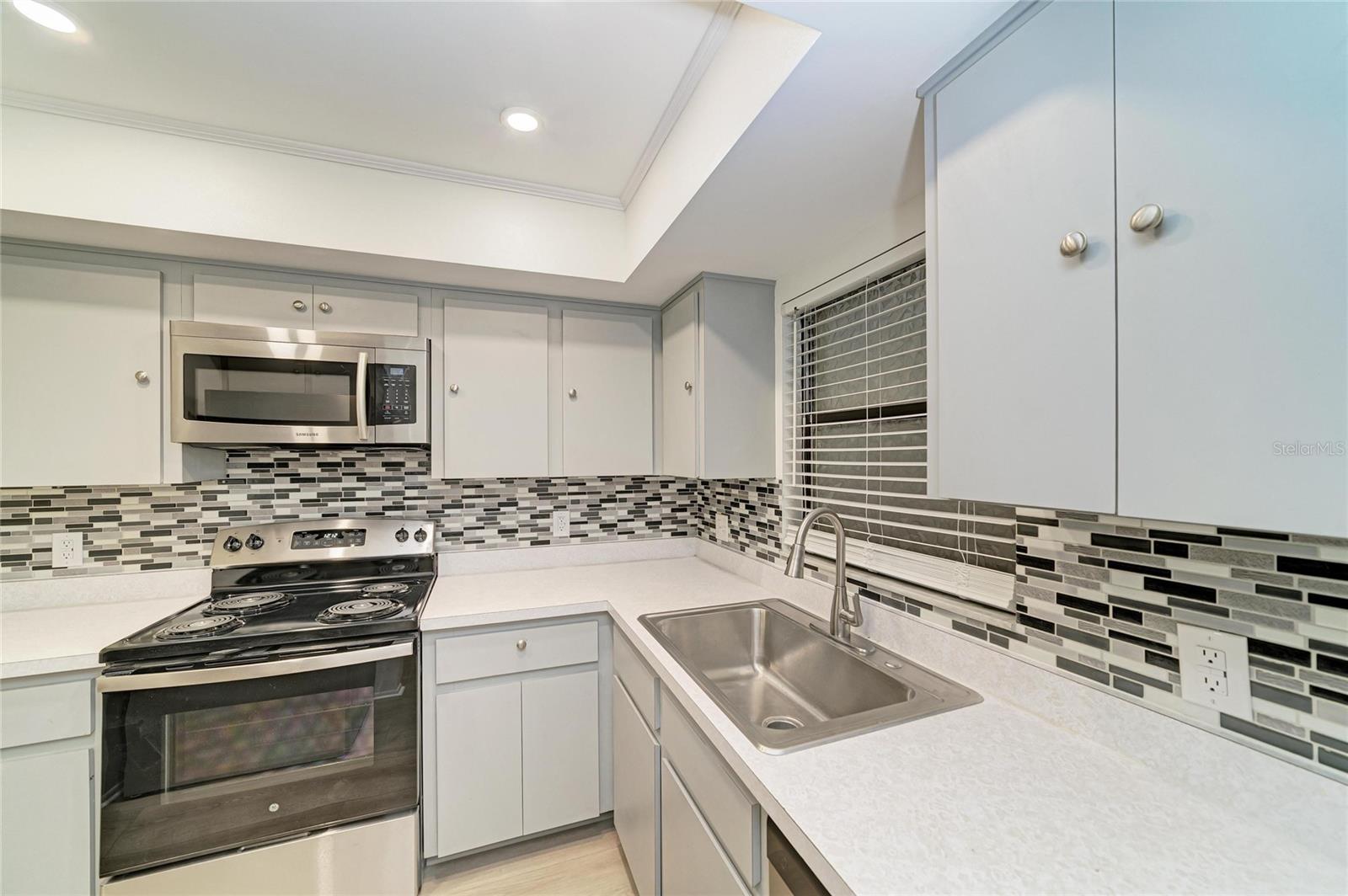 7237 CLOISTER DR #207 — photo 9