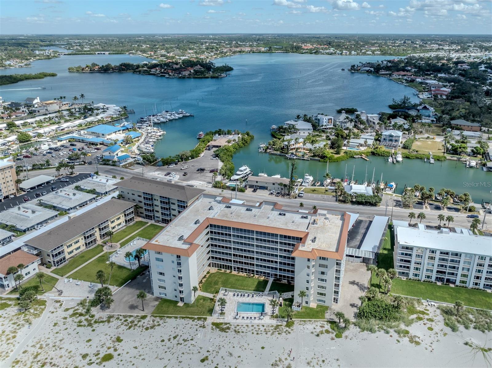 1150 TARPON CENTER DR #4H (408) — photo 39