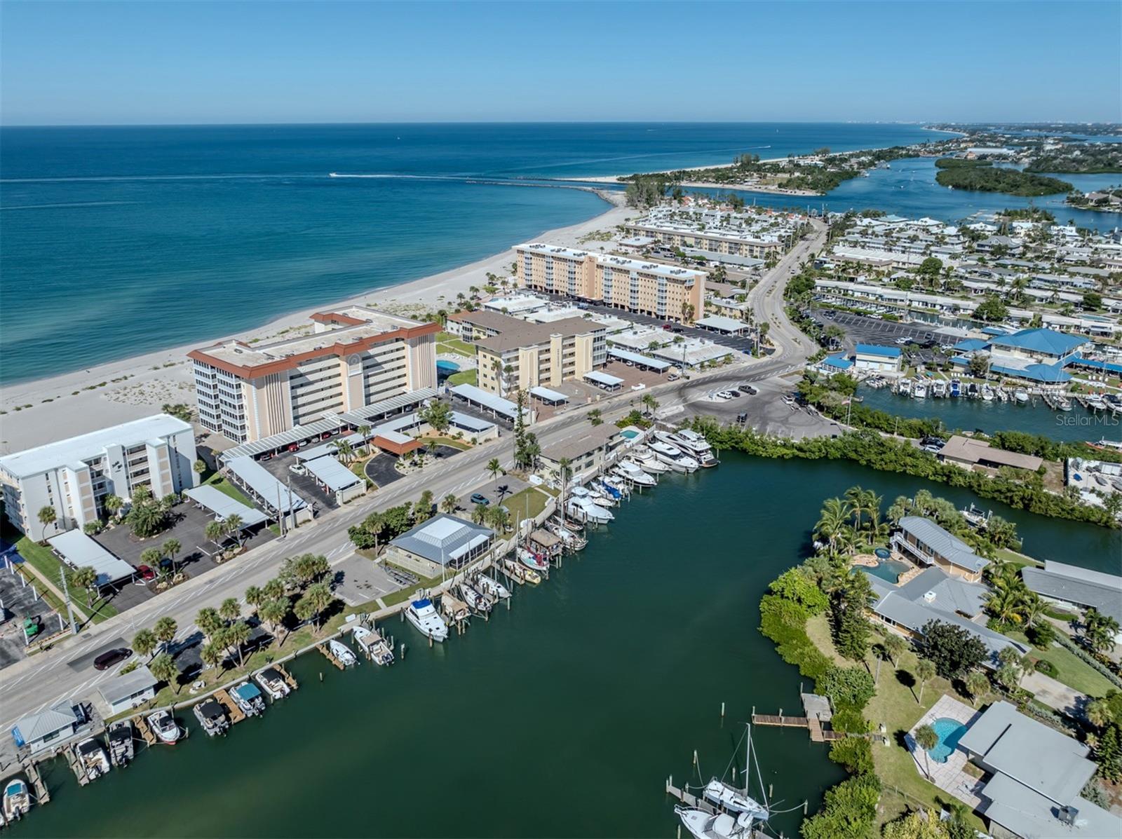 1150 TARPON CENTER DR #4H (408) — photo 34