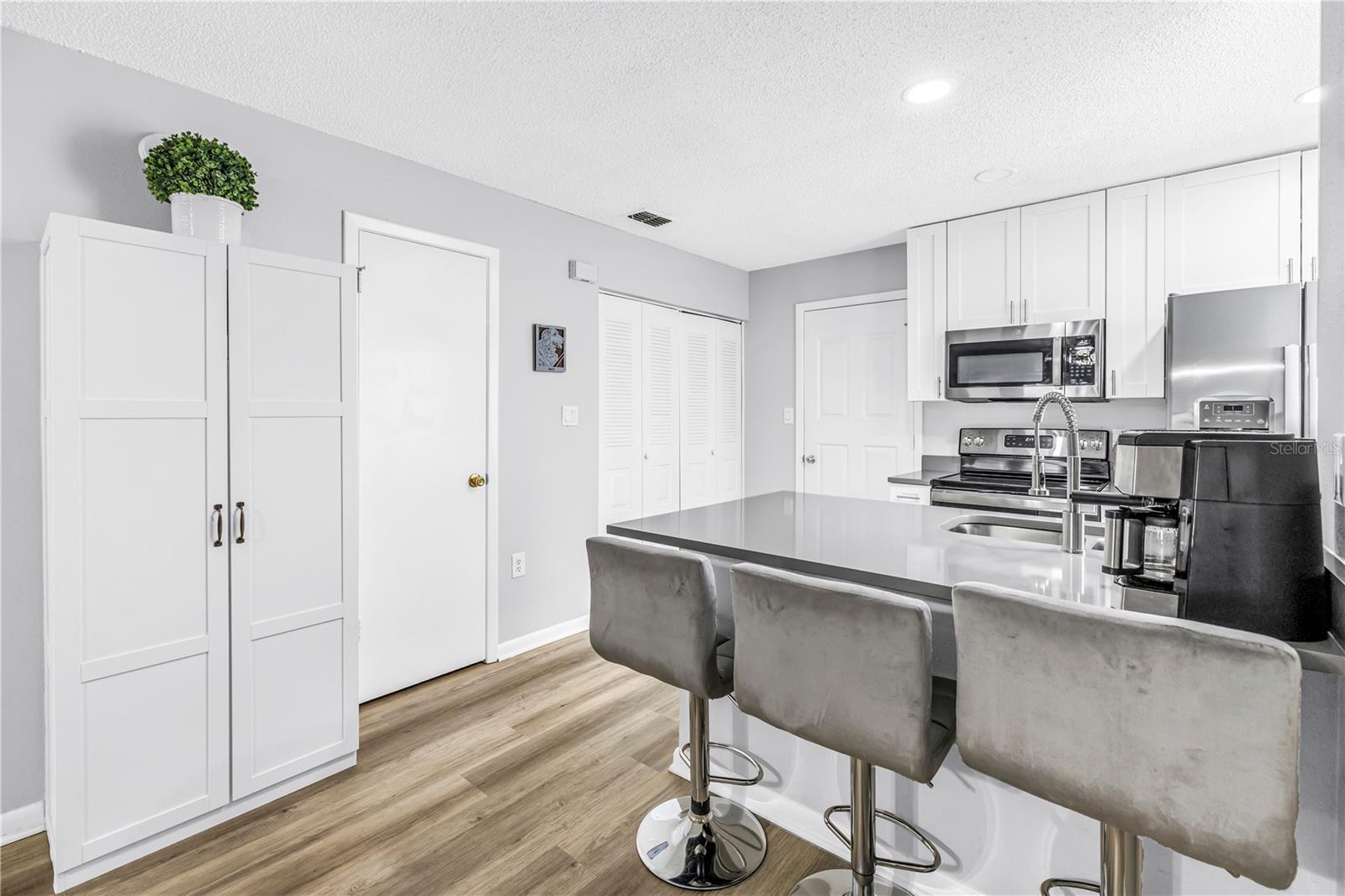 6240 OAK CLUSTER CIR — photo 9