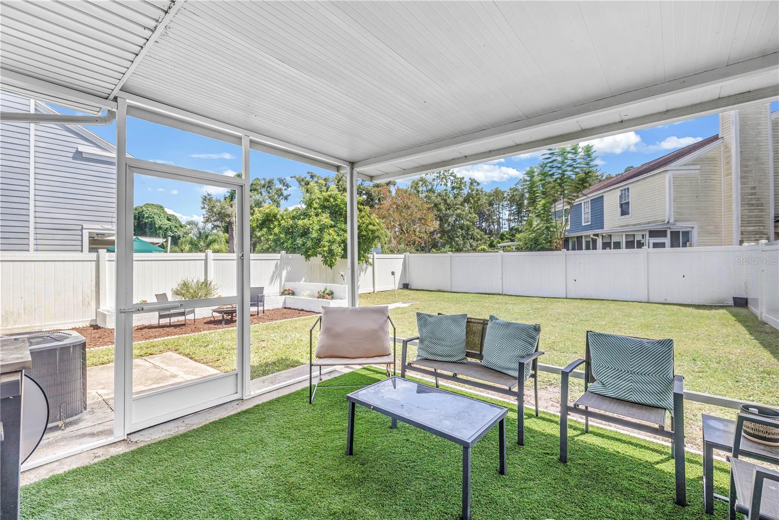 6240 OAK CLUSTER CIR — photo 3