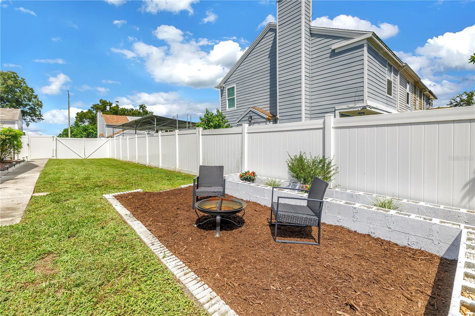 6240 OAK CLUSTER CIR — photo 24