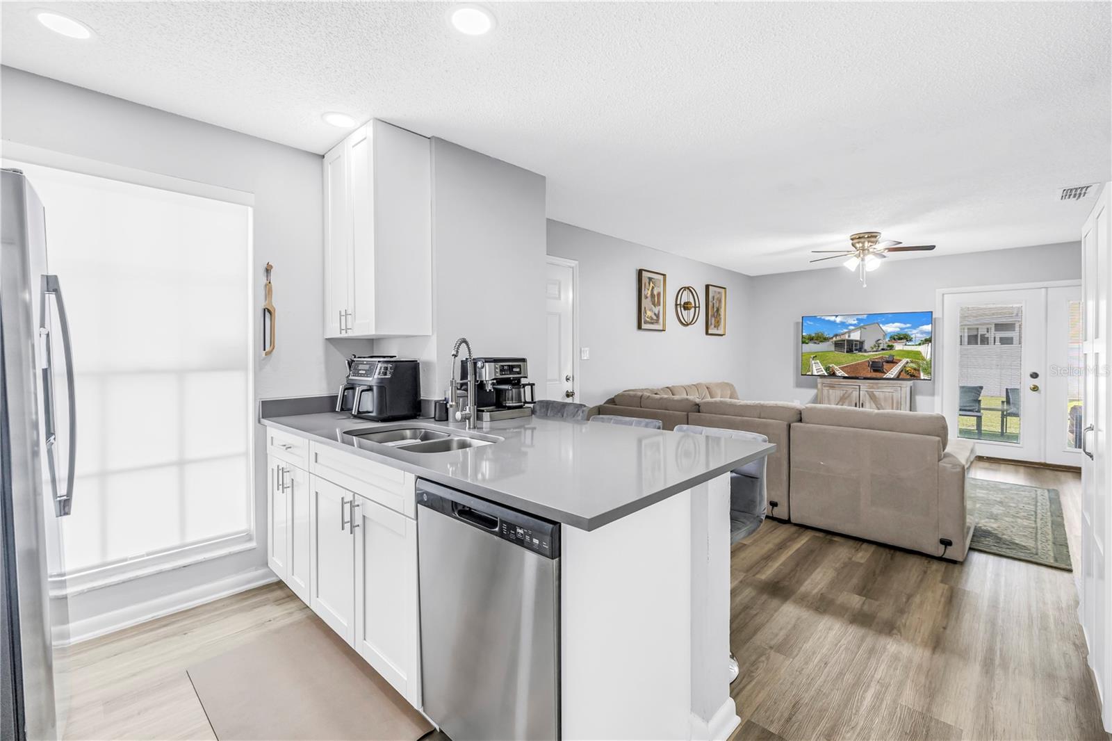 6240 OAK CLUSTER CIR — photo 10